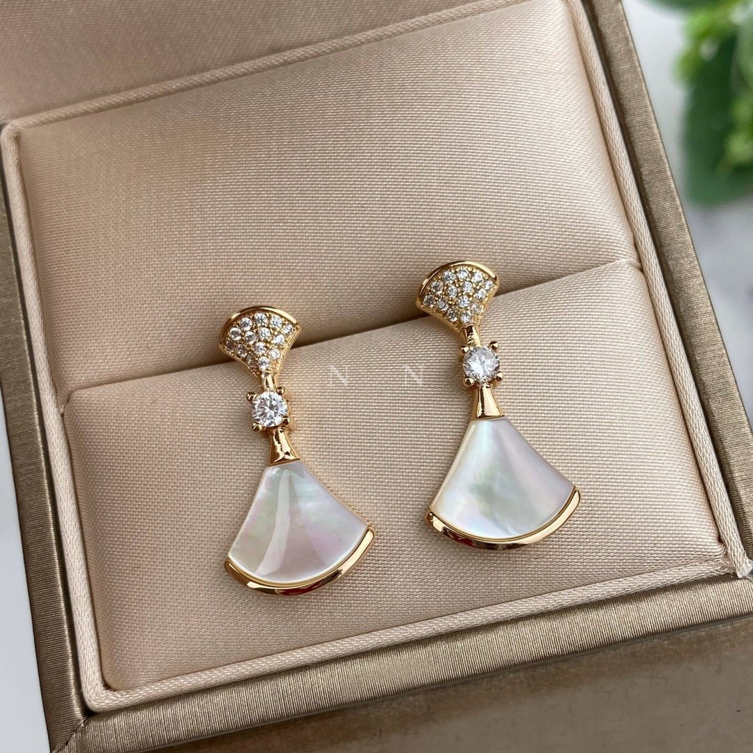 1682490738.3739DHEoOmEvAu21 3.jpg