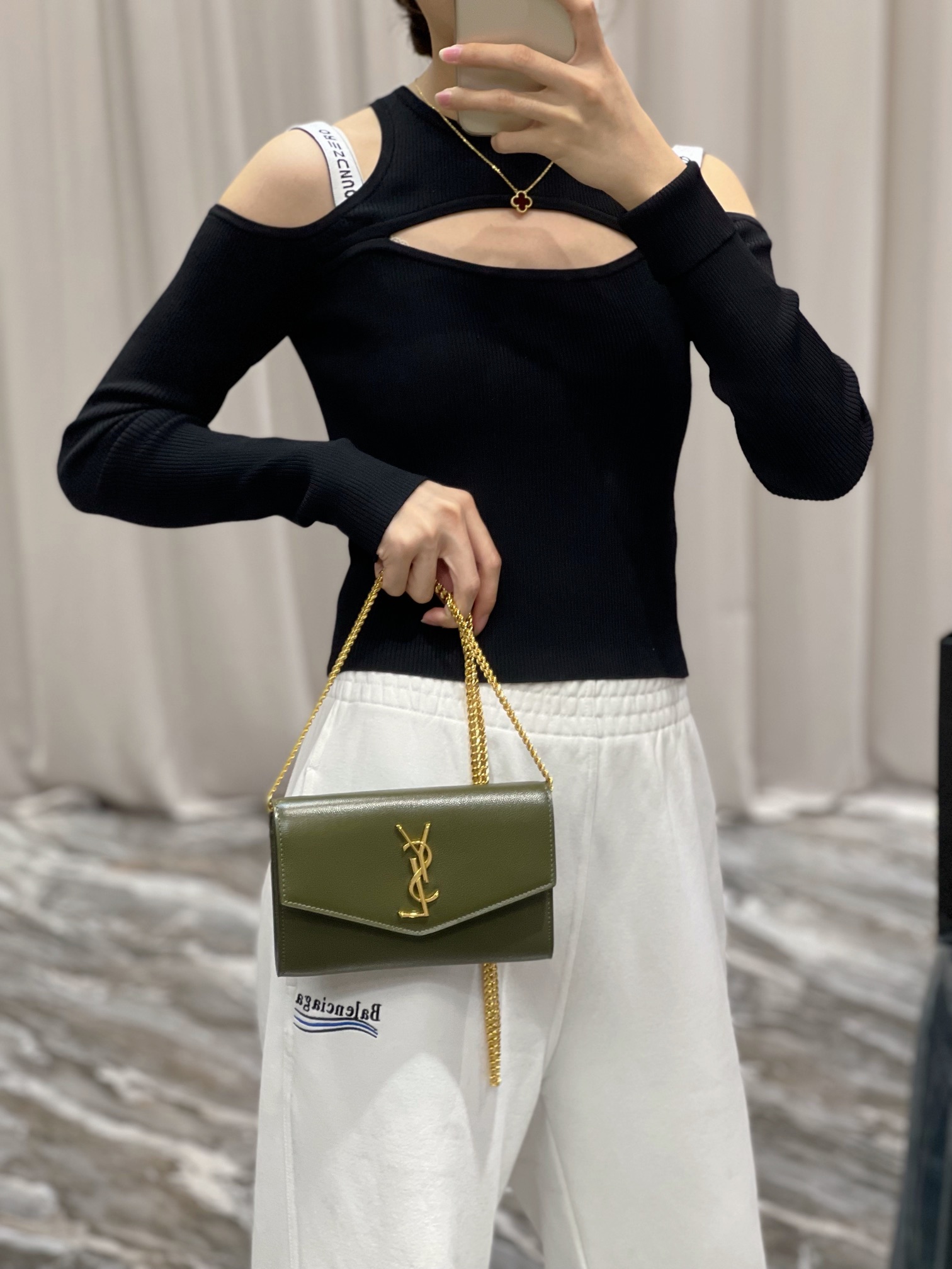 1697957303.7281eYEFKwkIIl2 3.jpg