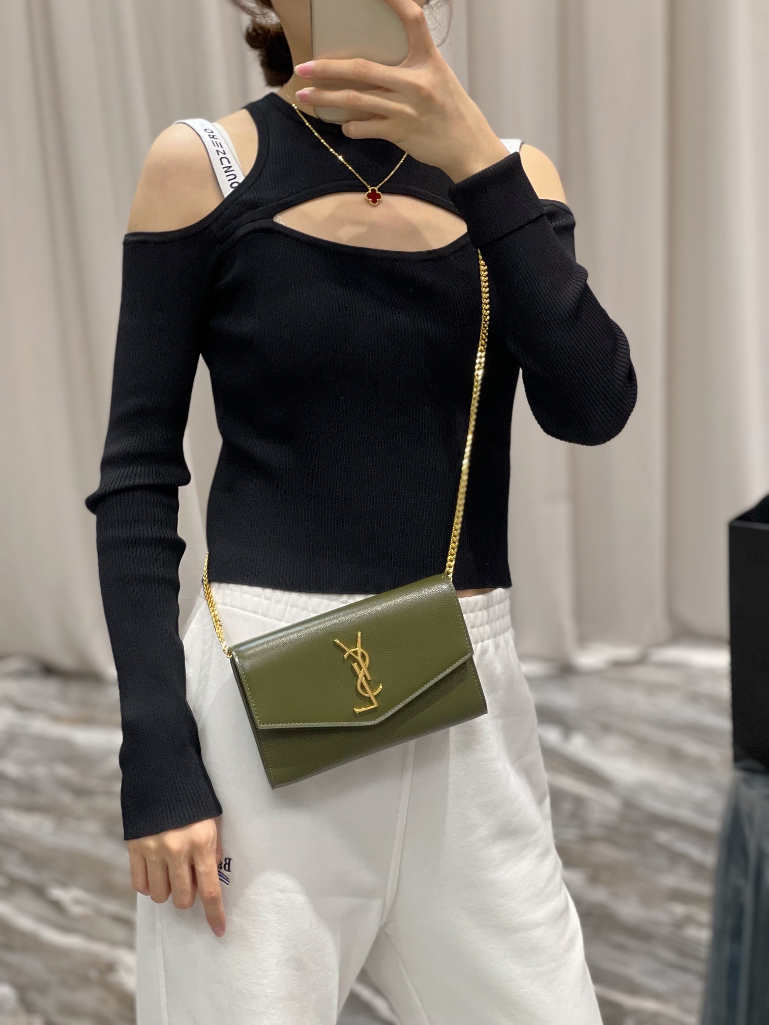 1697957303.7291zJpEtwkxNn2 4.jpg