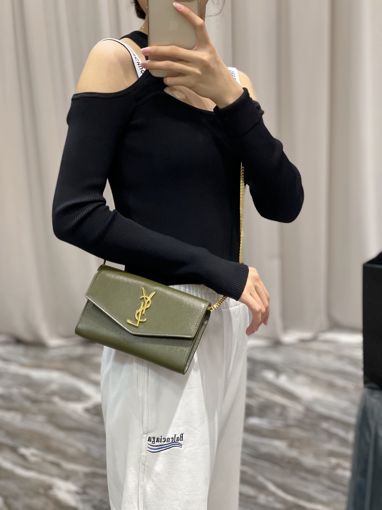 1697957303.753wWpjLqmpPI2 7.jpg