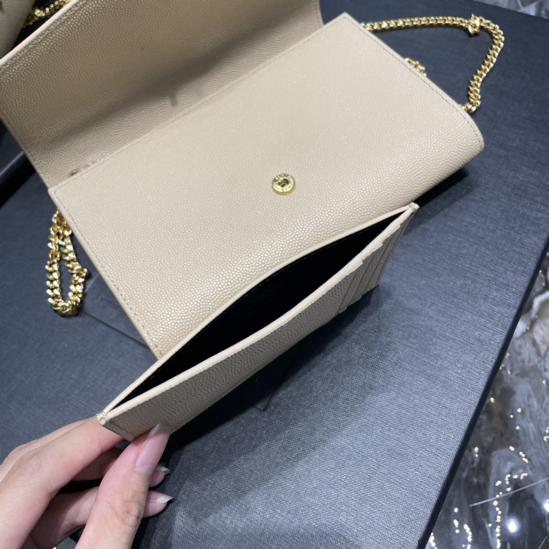 1697957467.2084LwSqzDUGqR3 3.jpg