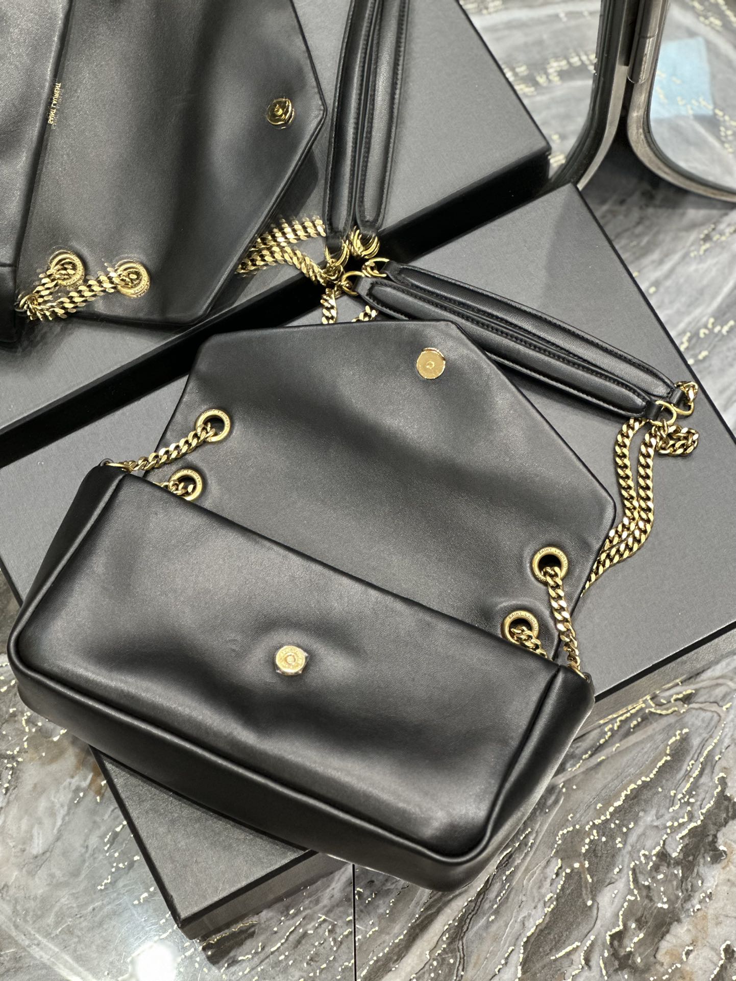 1697992136.7286ACNTBbHTnw11 10.jpg