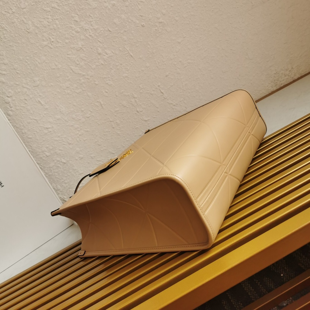 1699552496.7884XgHUYDsBcp3 2.jpg