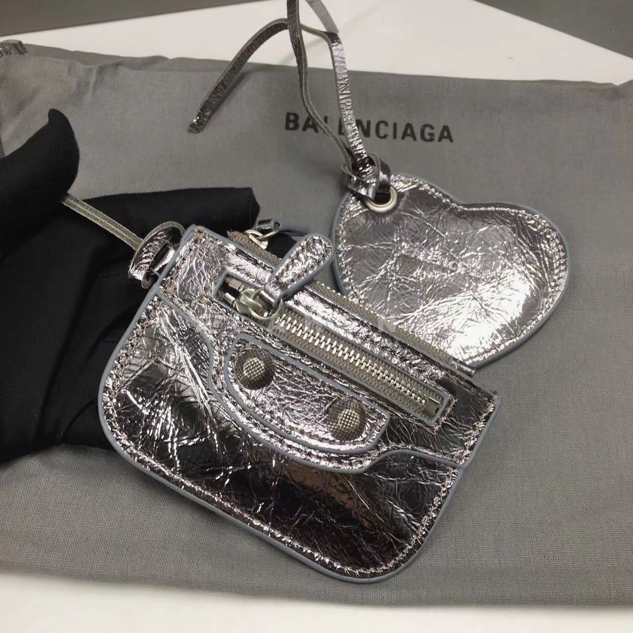 1699581521.2528tpfVZIZeUX330 17.jpg