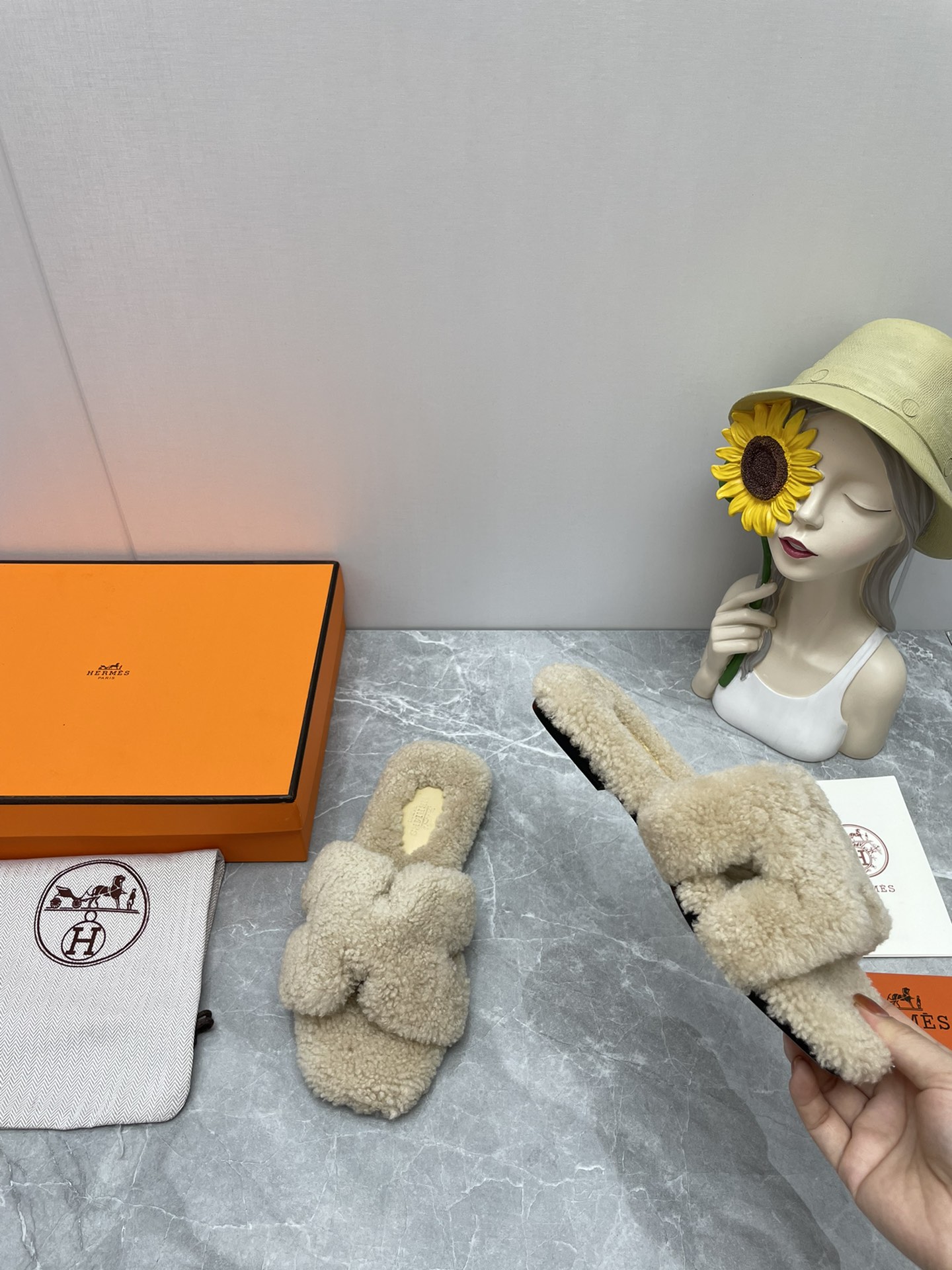 1699833738.7297fnOvGkAWTK3 6.jpg