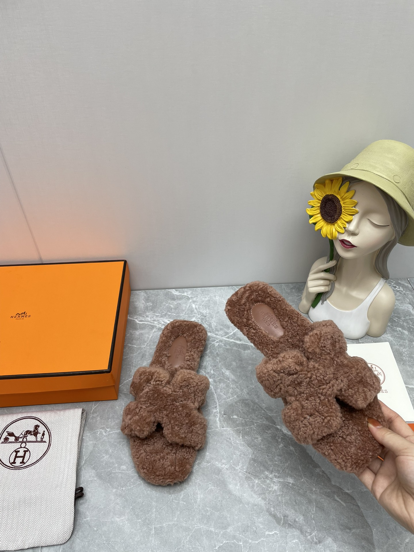 1699834087.2498BtCAvBzbgC4 9.jpg