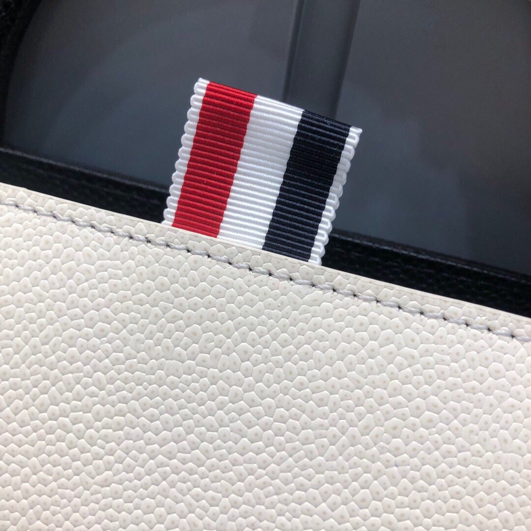 1700187879.2979oHAmmxFeiX1 8.jpg