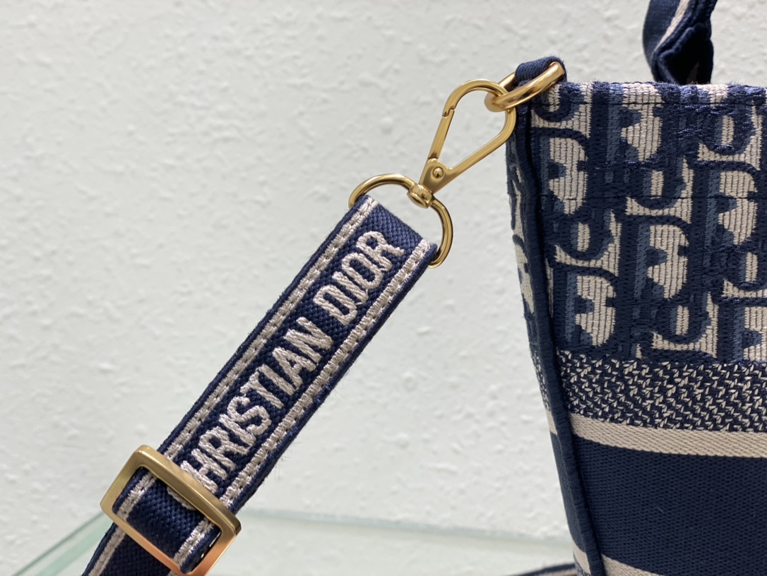 1700740887.4334ZNDiYMwsIR11 4.jpg