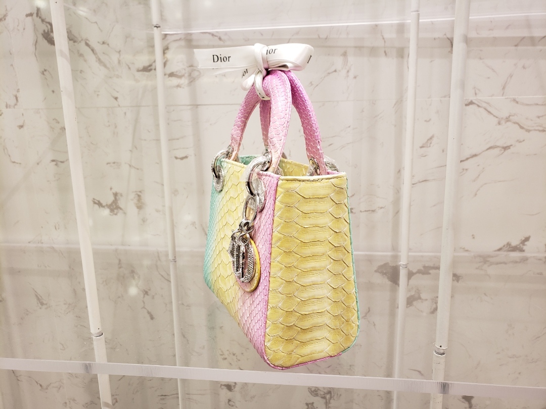 1701329154.4055sfoSWSyZbc7 5.jpg