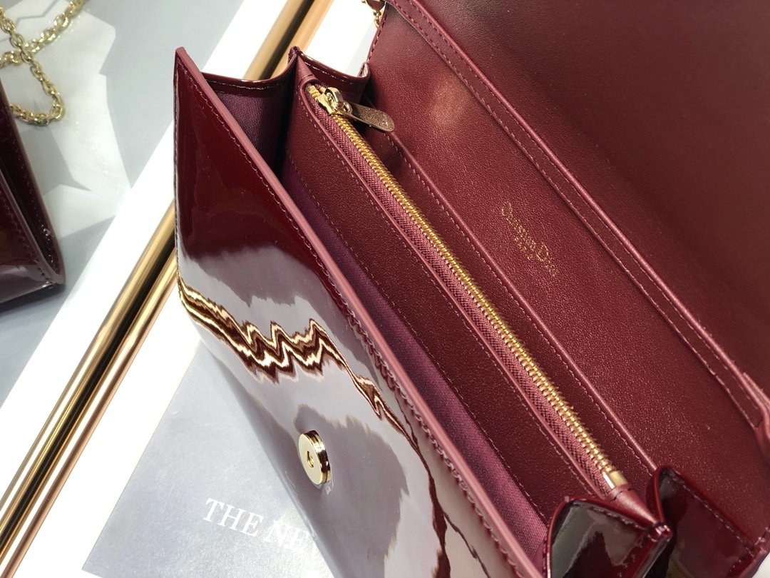 1701330203.9707ZChKyTuZAP4 2.jpg