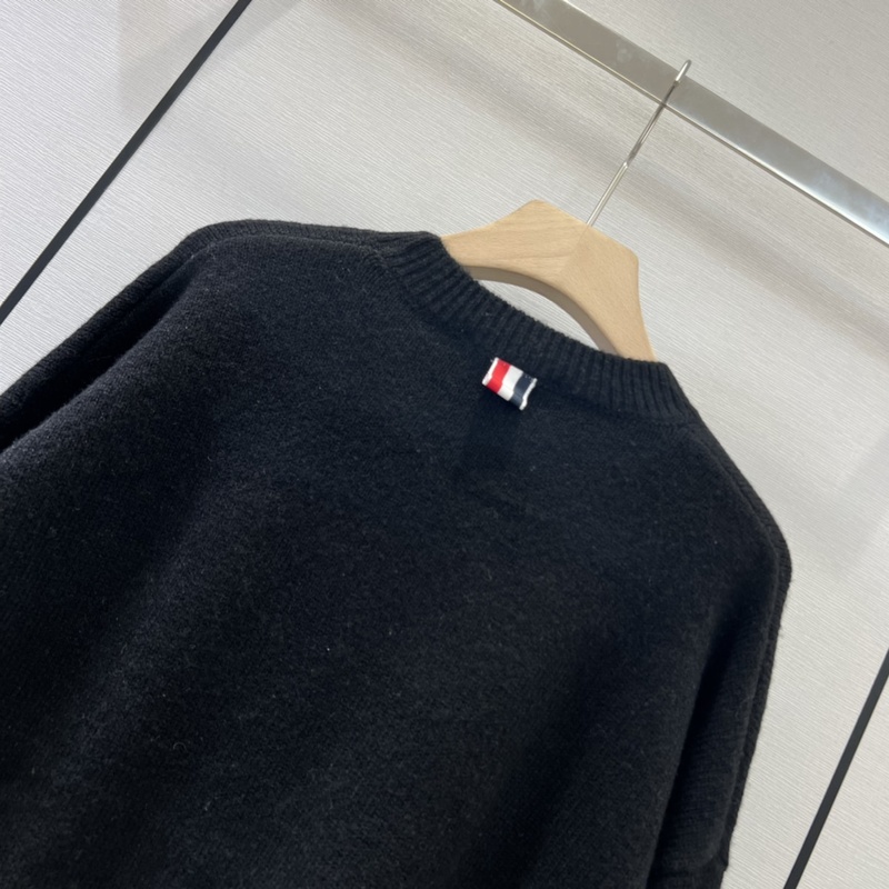 1703596415.895EhFnOMAIgF1 4.jpg