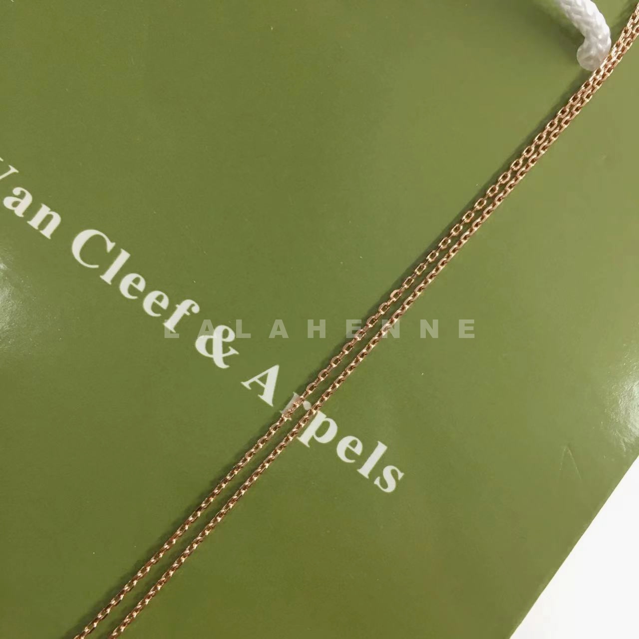 1703732777.7945ZqJZYjOyEL229 3.jpg