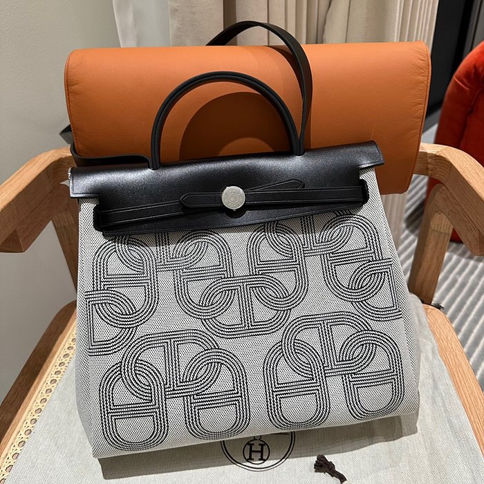 1704274285.1248NwFlTUdxDZ1 1.jpg