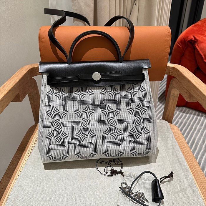 1704274285.1309ViBdLCTyhm1 14.jpg