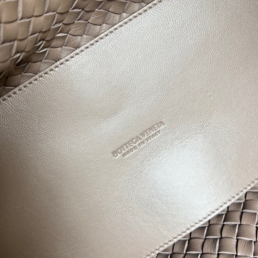 1704278911.383HbeBbAlopl1 8.jpg