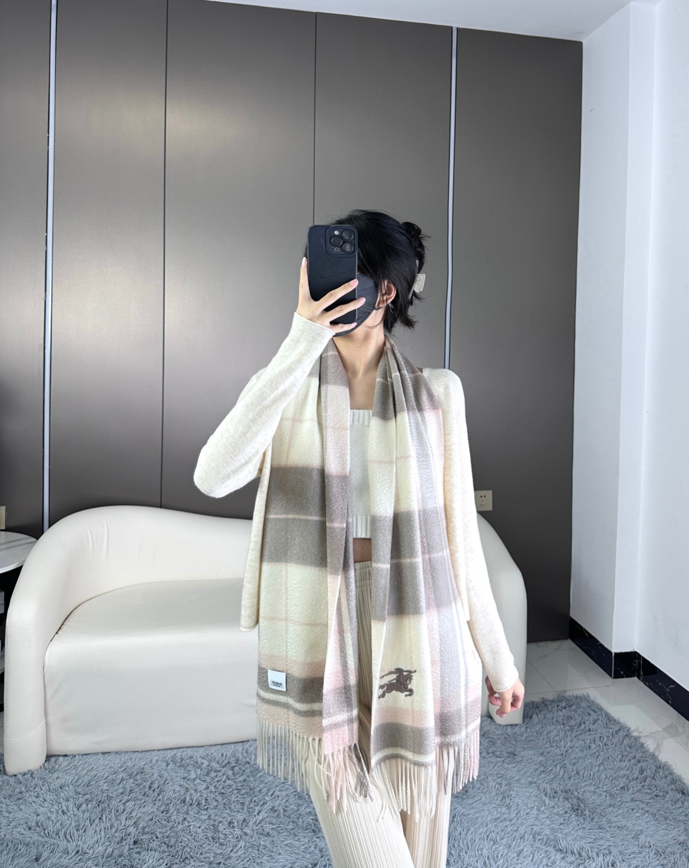 1705204161.271wxwWeJFYQKBurberry 2023 8.jpg