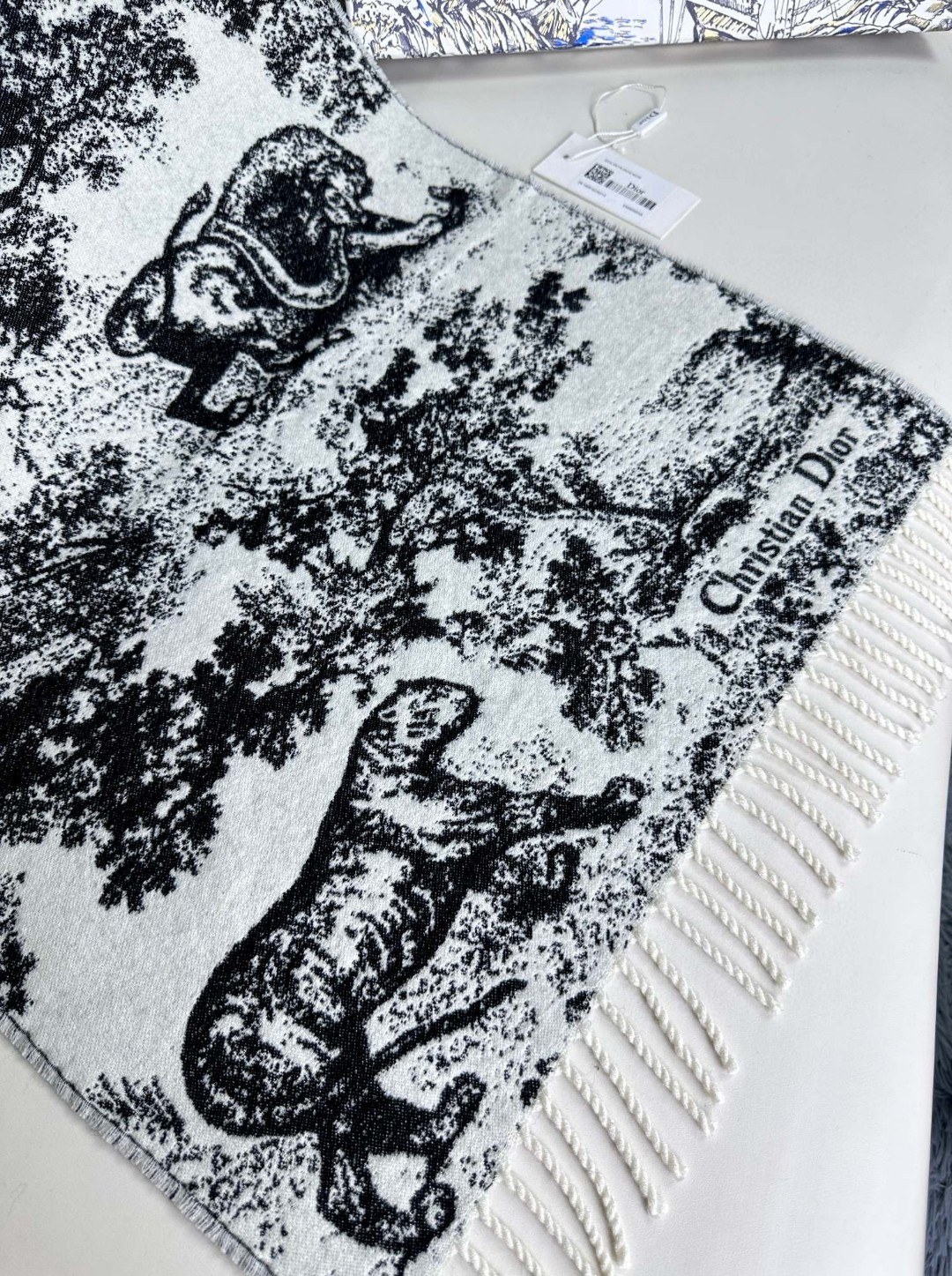 1705205657.1758qXgHvMsvTNDIOR Sauvage  37.jpg