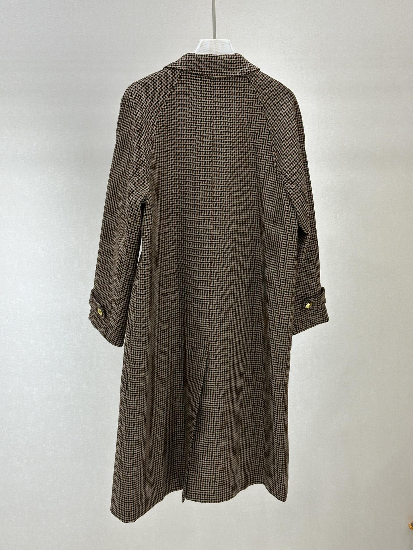 1705925836.0141OiMraztMiX7 496 8.jpg