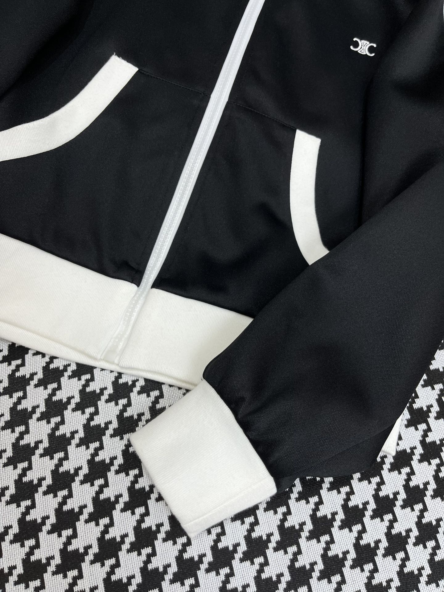 1705927788.9942bLBGQfAPAI29 286 1.jpg