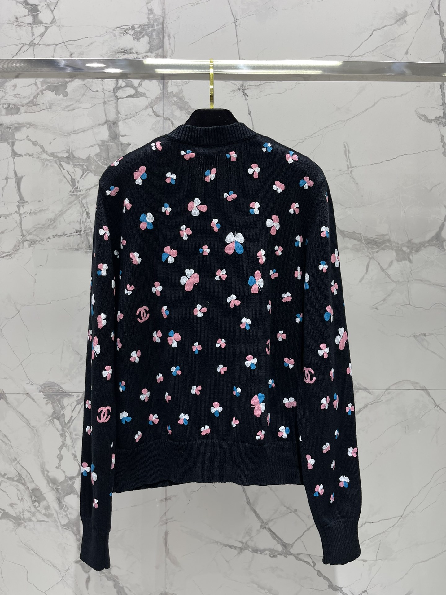 1706100635.683EJhEQcPXIr16 366 1.jpg