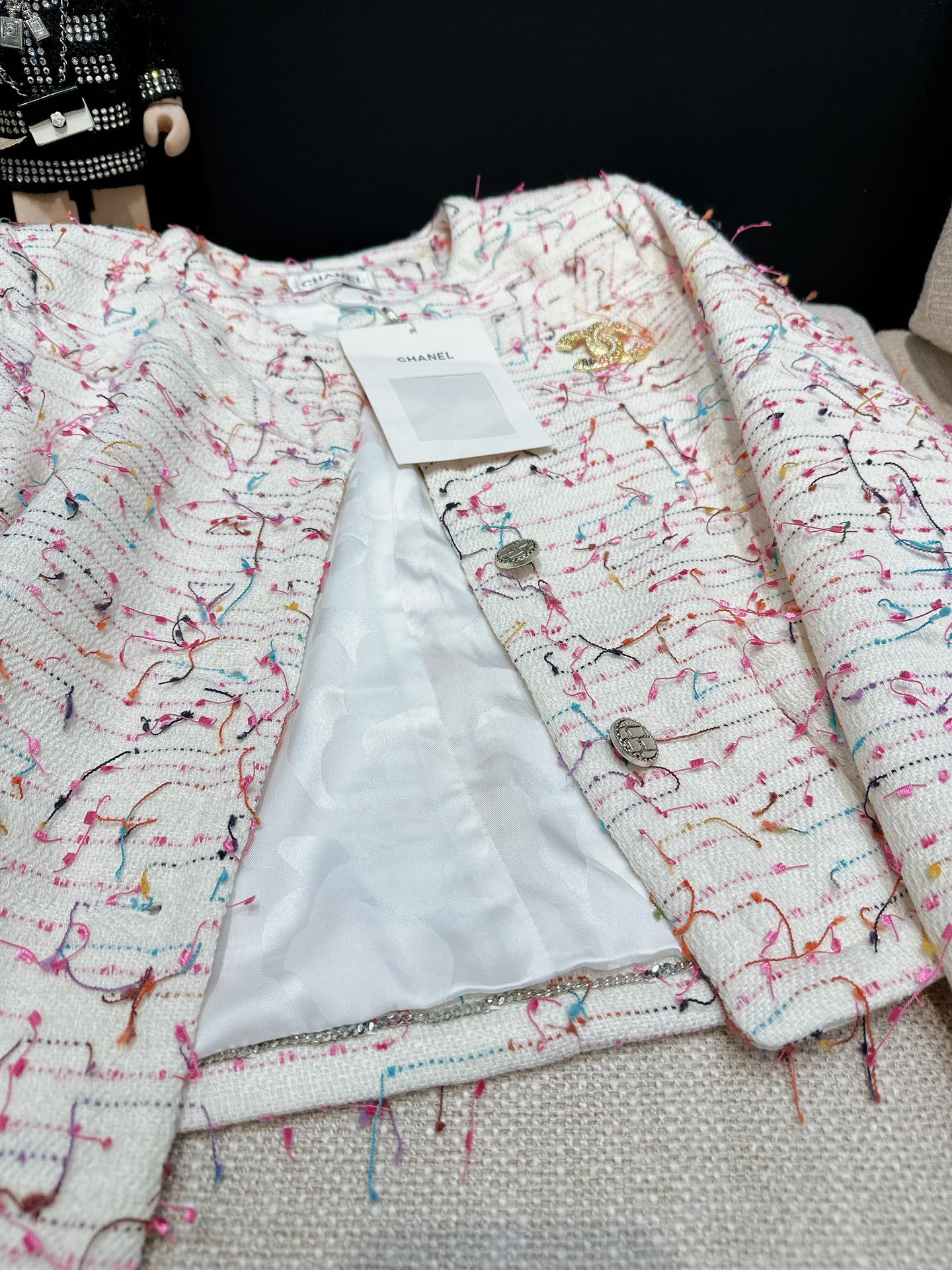 1706101471.0887BZWLqlwCHf33 396 8.jpg