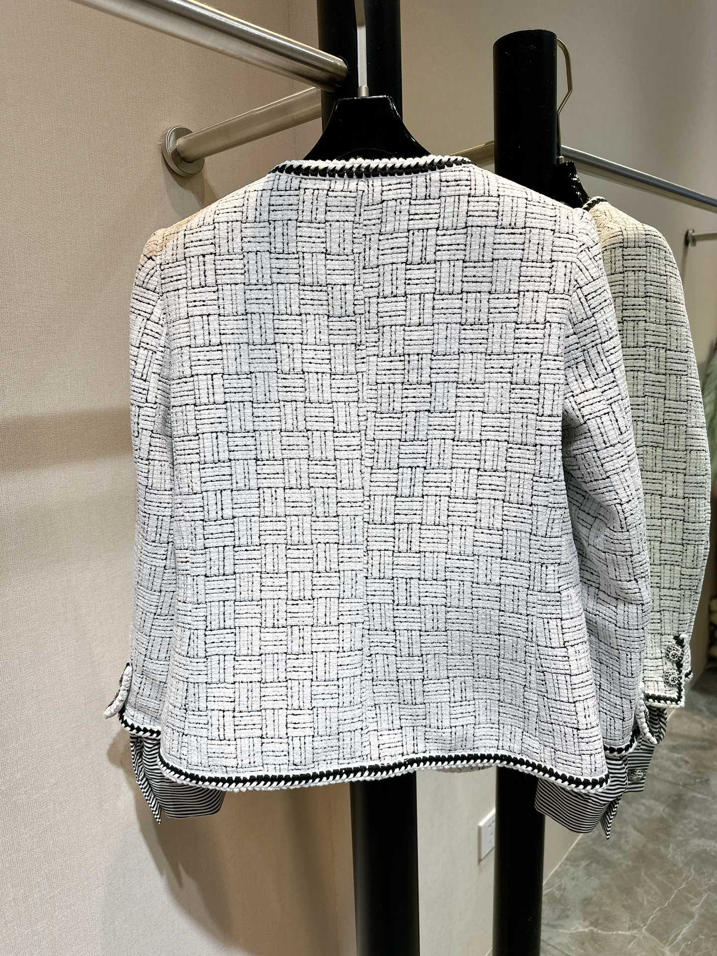 1706258337.4358zLUabBHEDV55 466 6.jpg