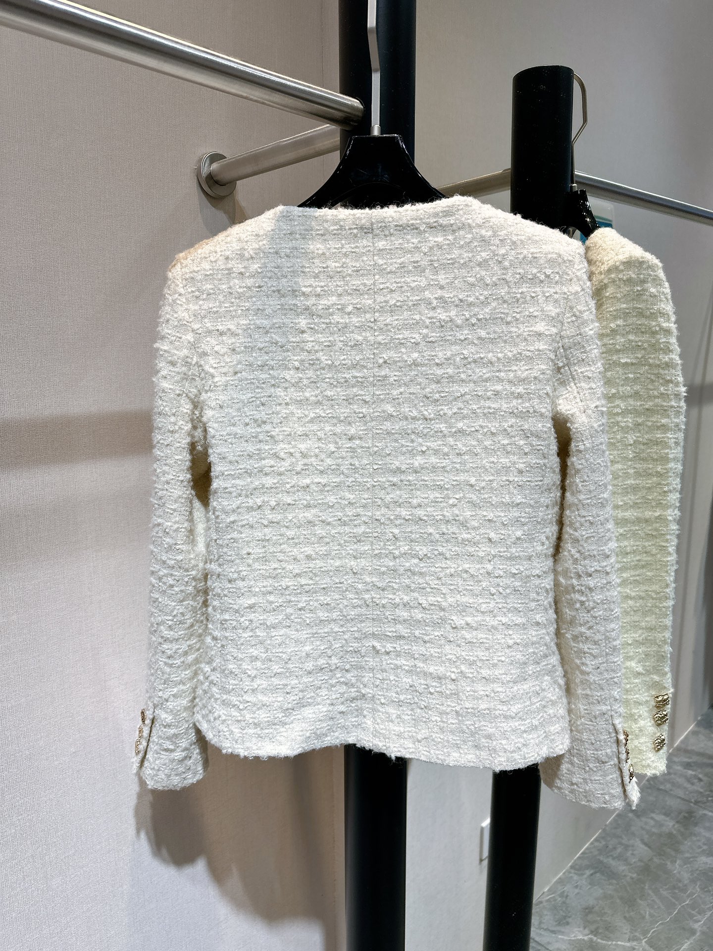 1706258546.9404FbMvivHuRQ59 426 6.jpg