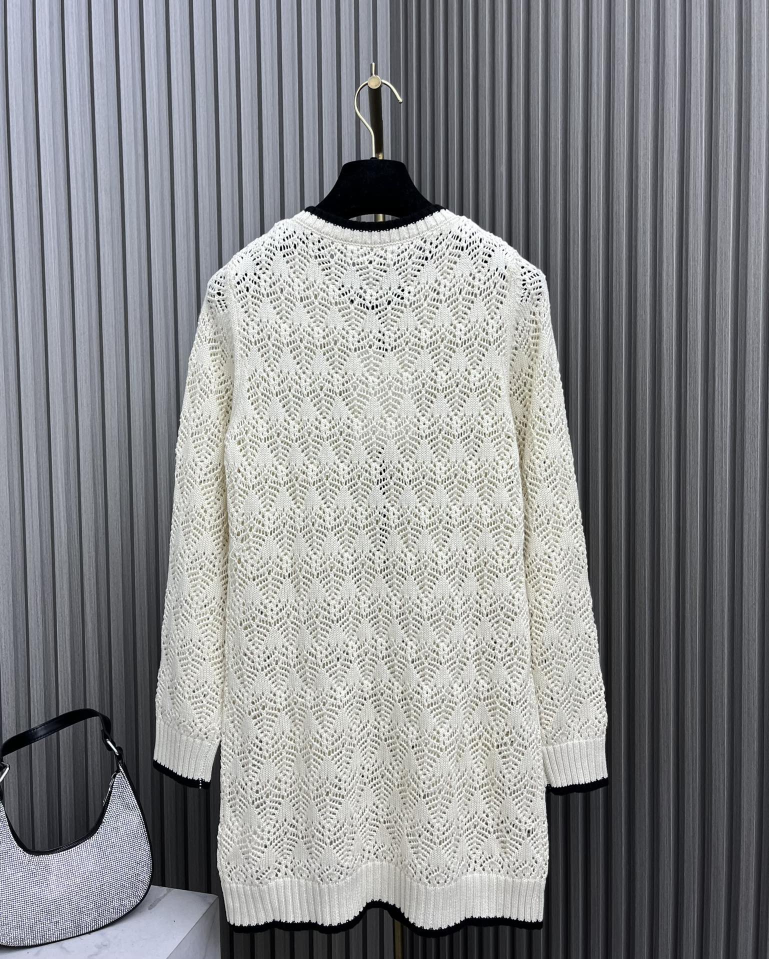 1707293848.2822HxBOFsoDyV18 240 8.jpg