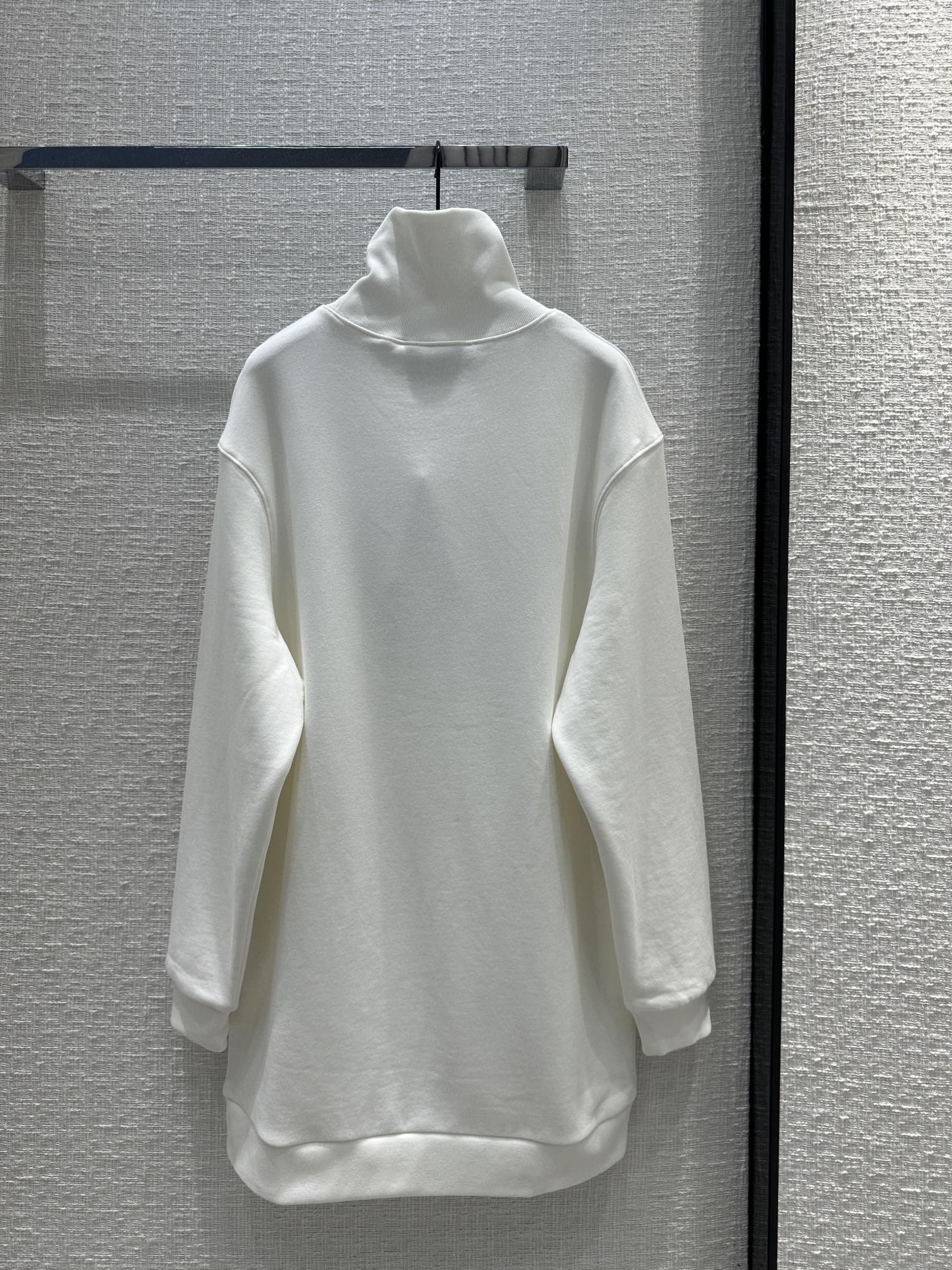 1708323803.0498cfYTnsnMQW21 240 4.jpg