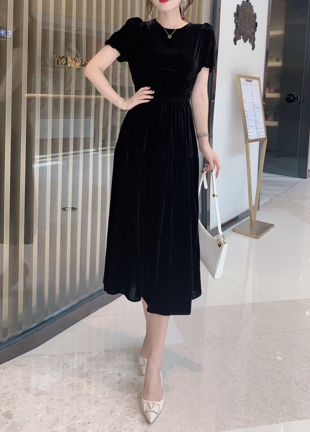 1708325123.804GkHHFJEPVR5 400 2.jpg