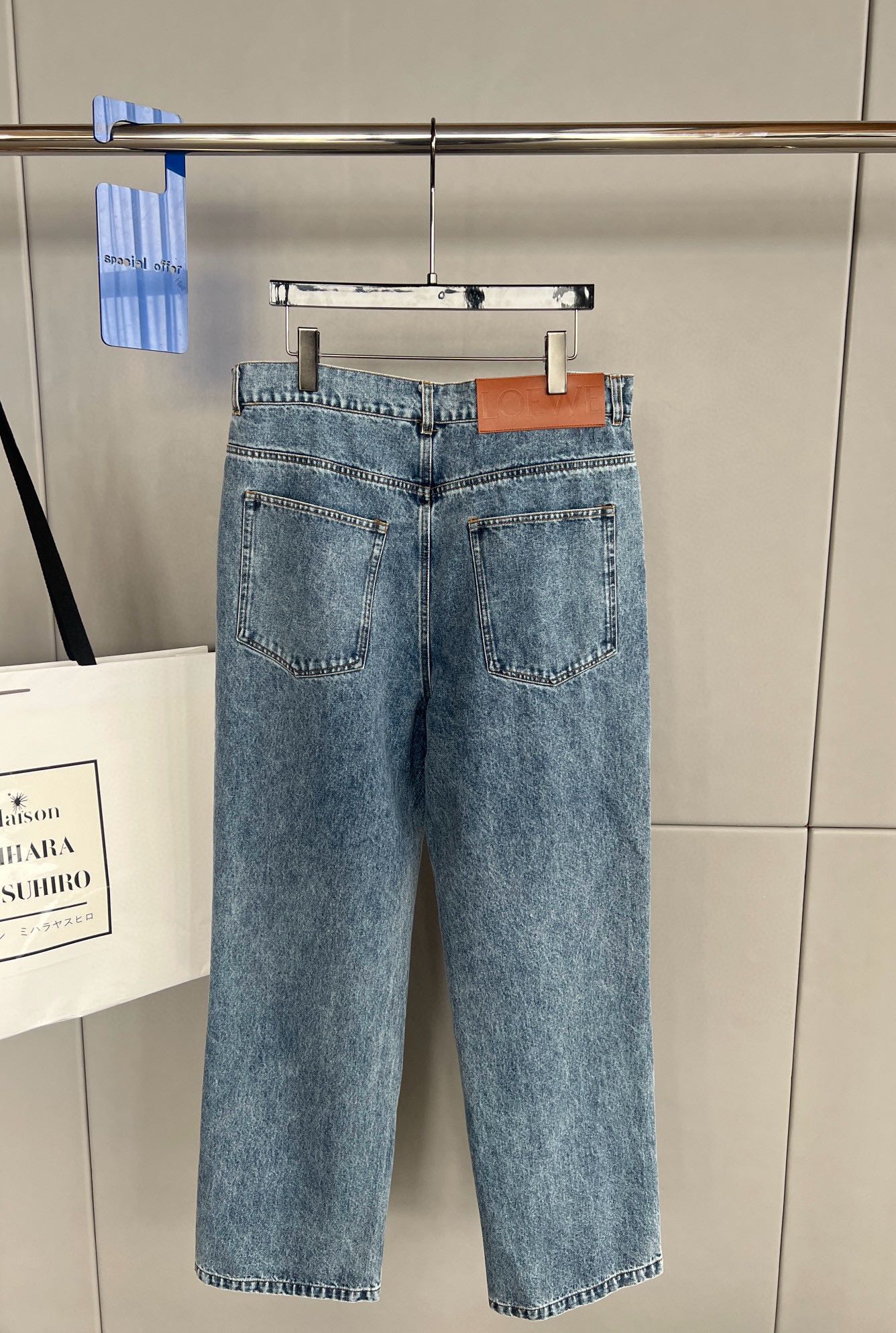 1708488752.409yfYHrgzShX28 320 2.jpg