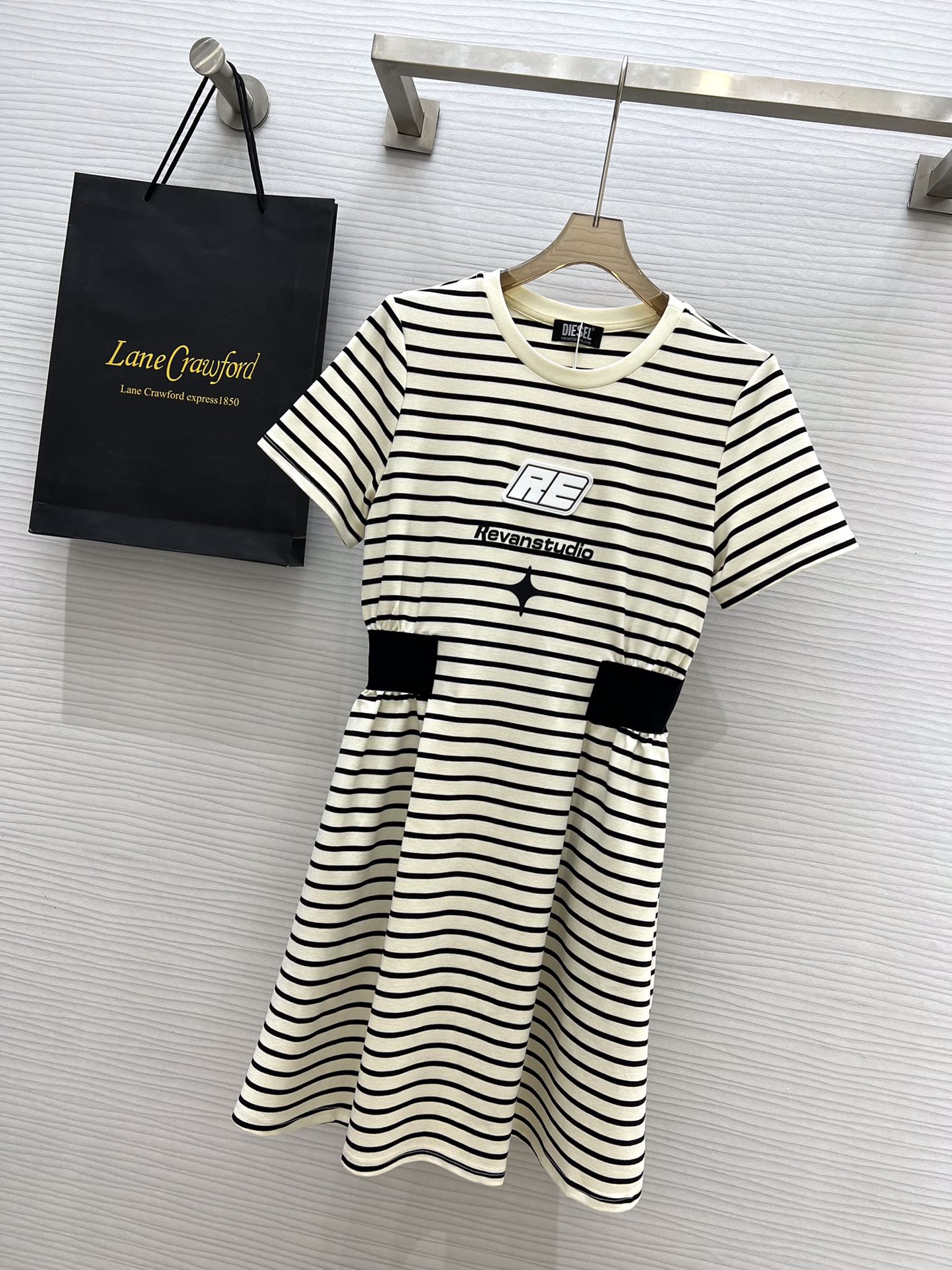 1709105828.1459rjoEDLHqHF50 300 1.jpg