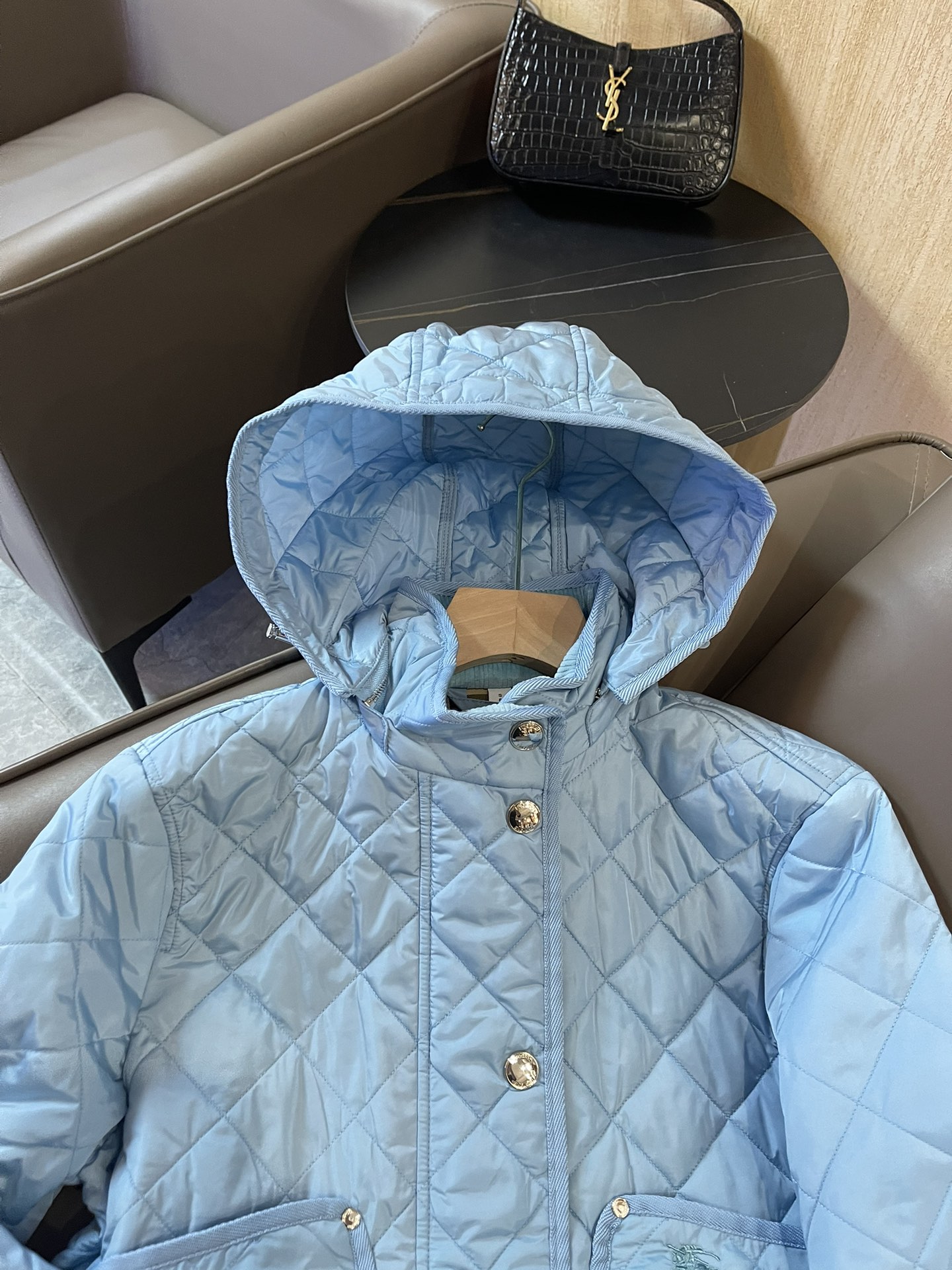 1709526700.7662htMryxAQqU16 440 2.jpg