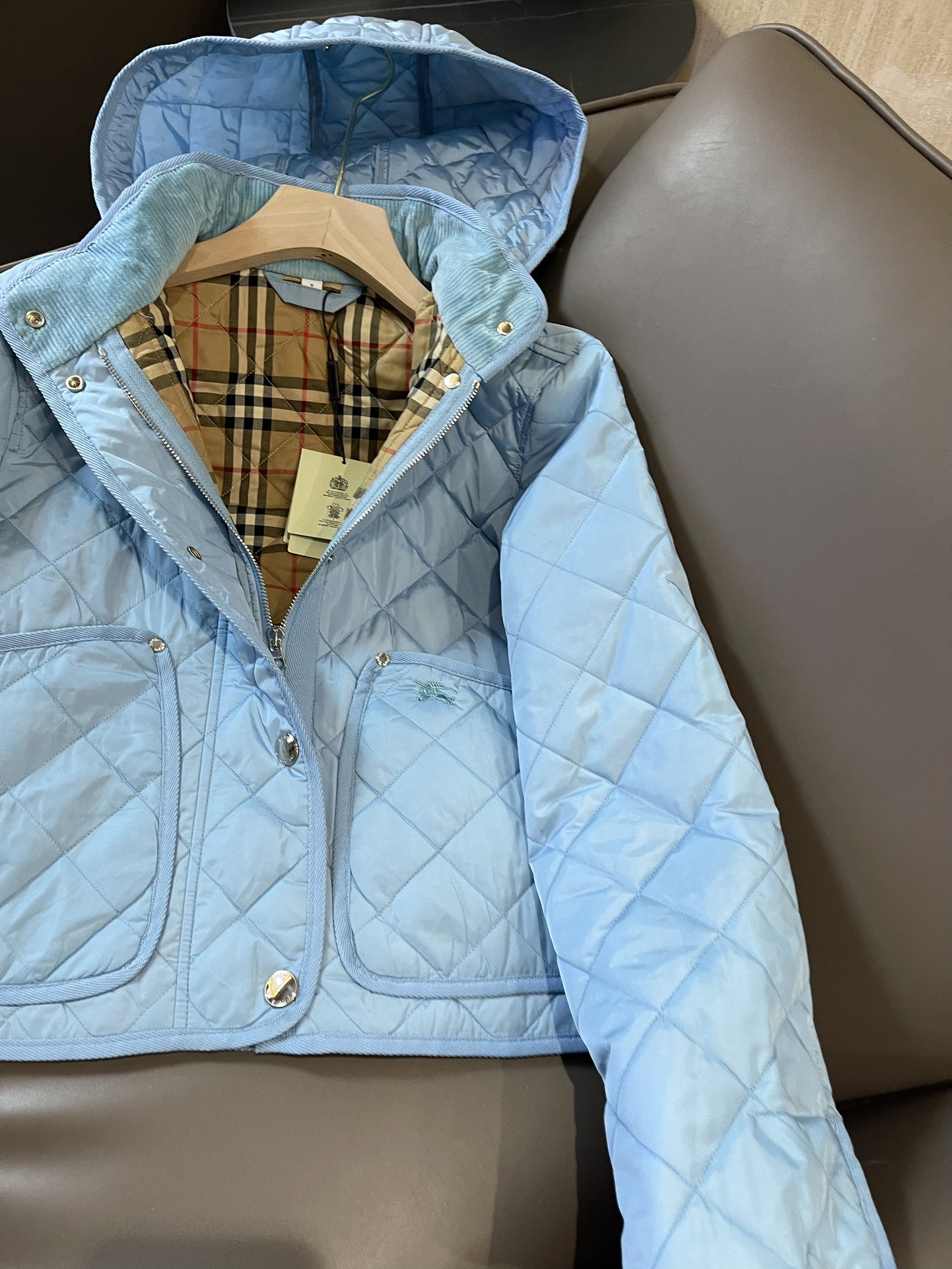 1709526700.7692RzzLqlmMRt16 440 6.jpg