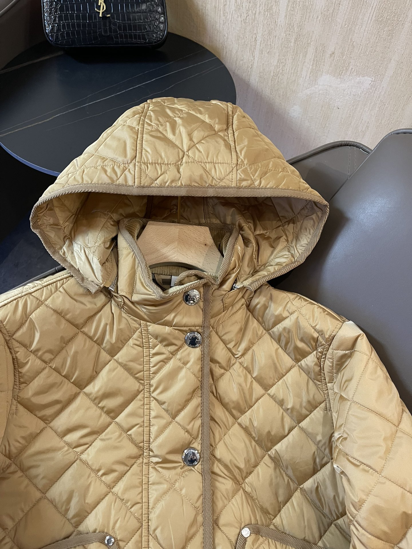 1709526766.3233ljlpeuSLeO18 440 6.jpg