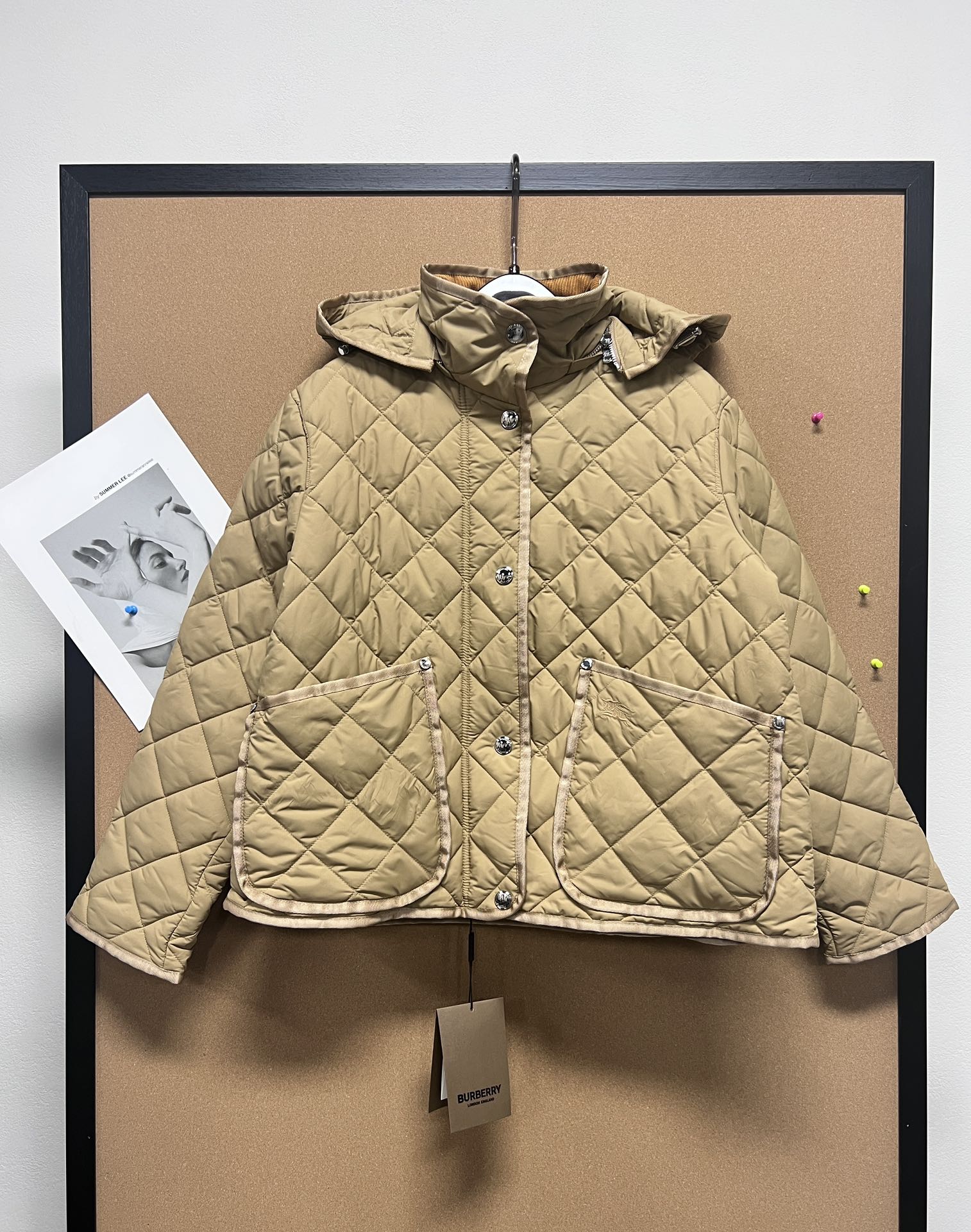 1709526788.877SoyxJhDcxp19 480 2.jpg