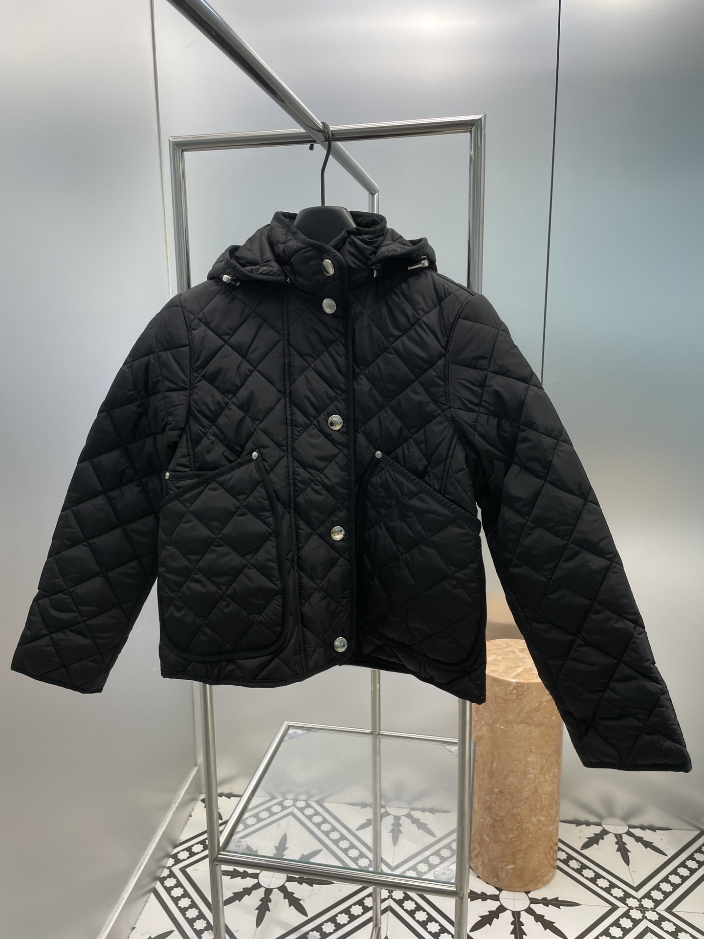 1709526957.0598yHYoAgZbGP24 480 1.jpg