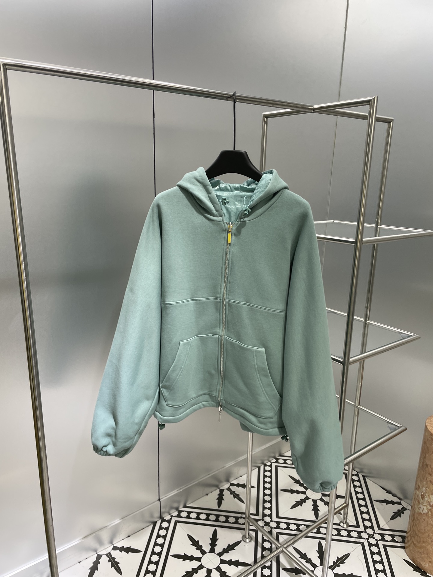 1710397328.6296KDyxLIbmae10 320 1.jpg