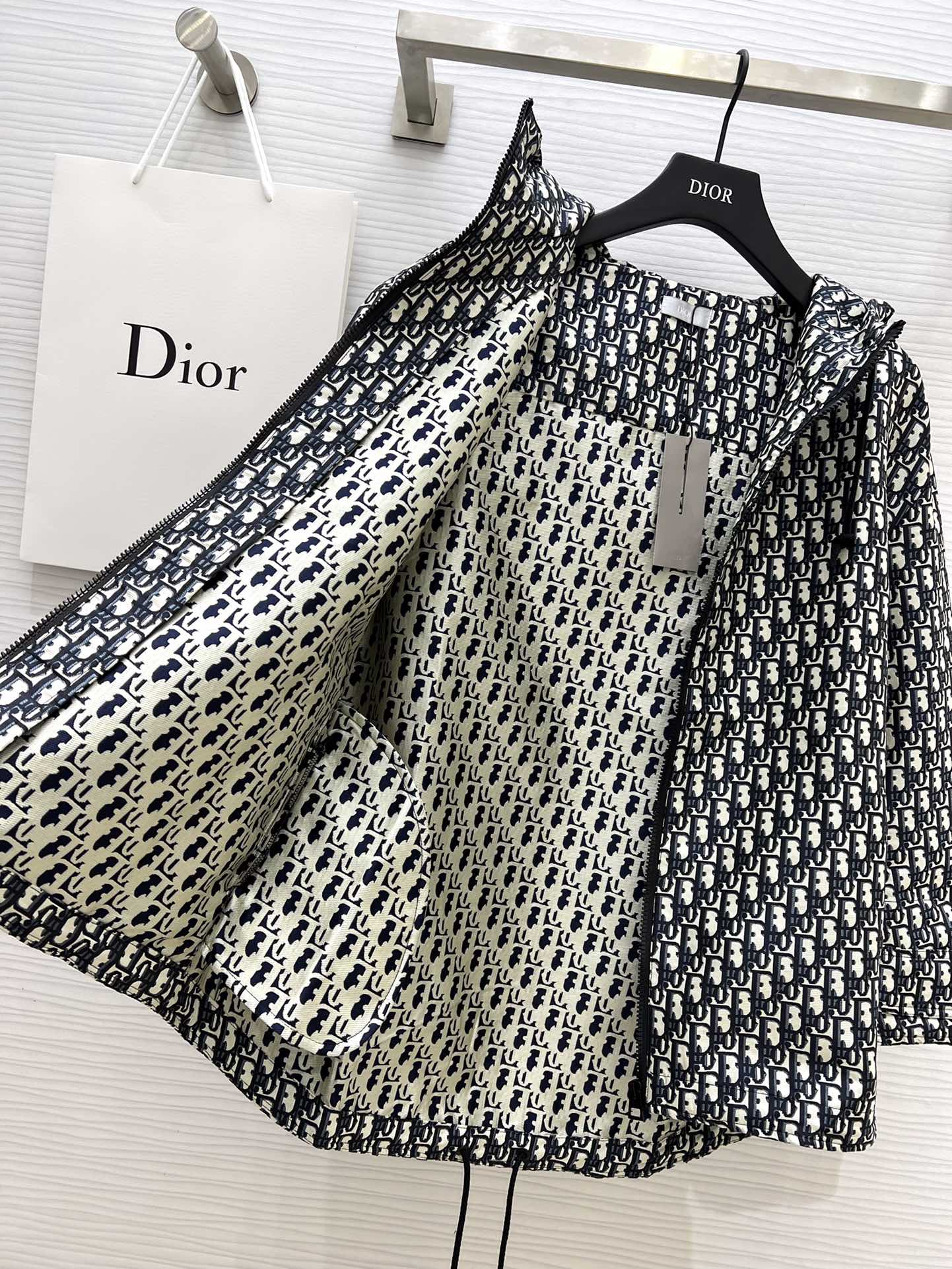 1710491845.8026YCeZpuwmVH3 420 6_1742218947.jpg