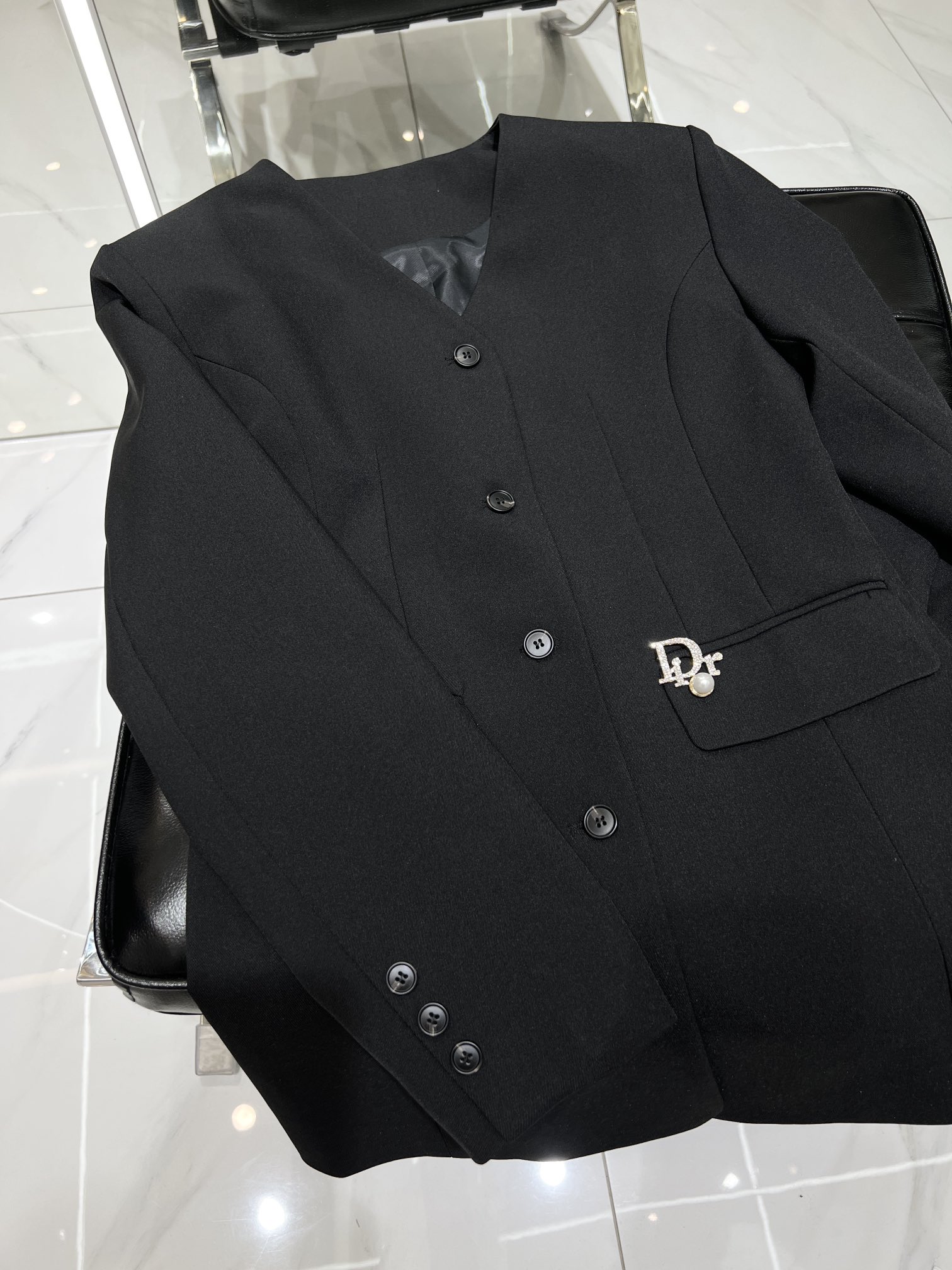 1710492783.5731LQGnYNUXyh19 350 4.jpg