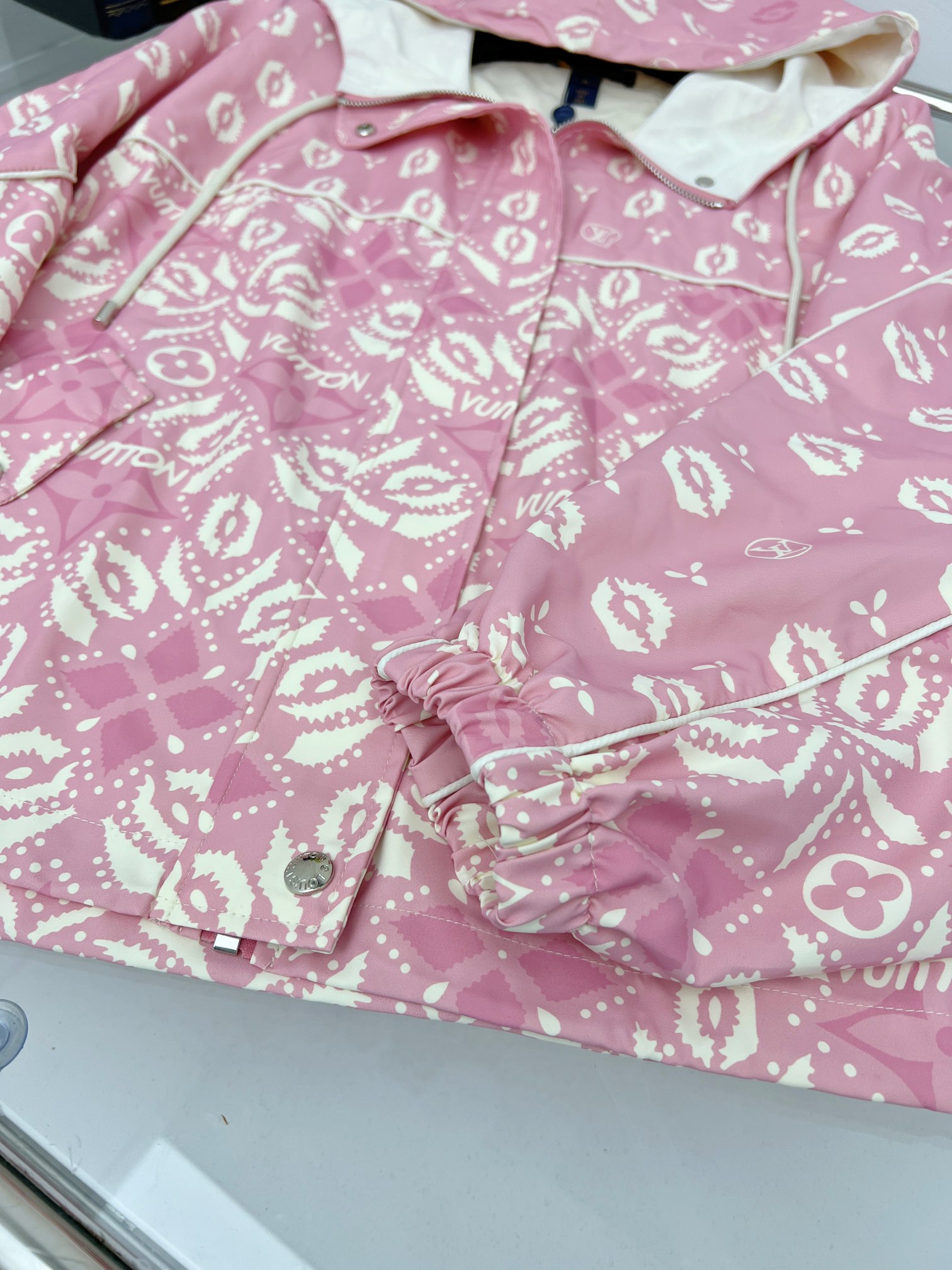 1711004760.5331dJJJyKlkko19 330 4.jpg