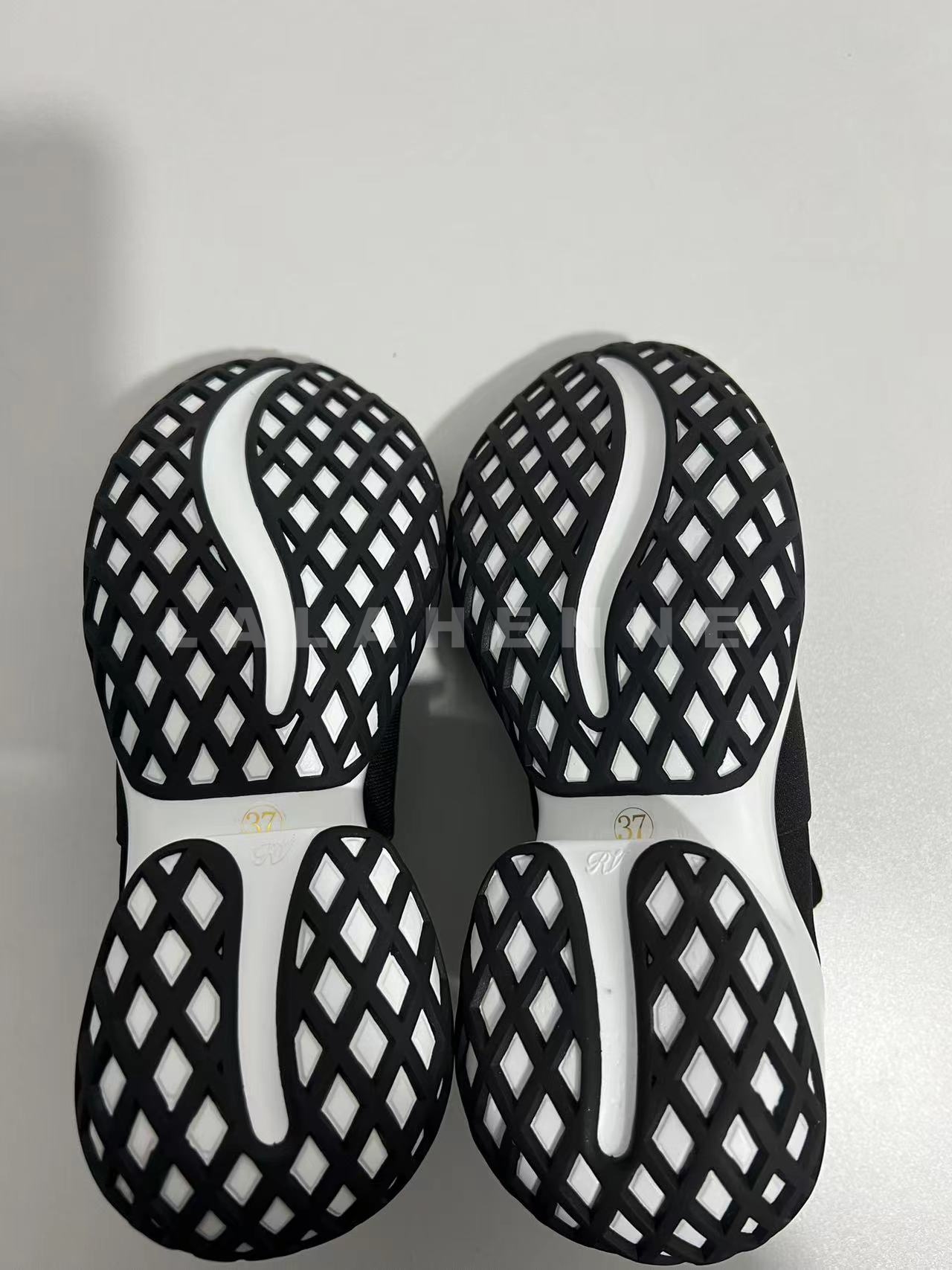 1711084463.1104IypDtUYOiM 3.jpg