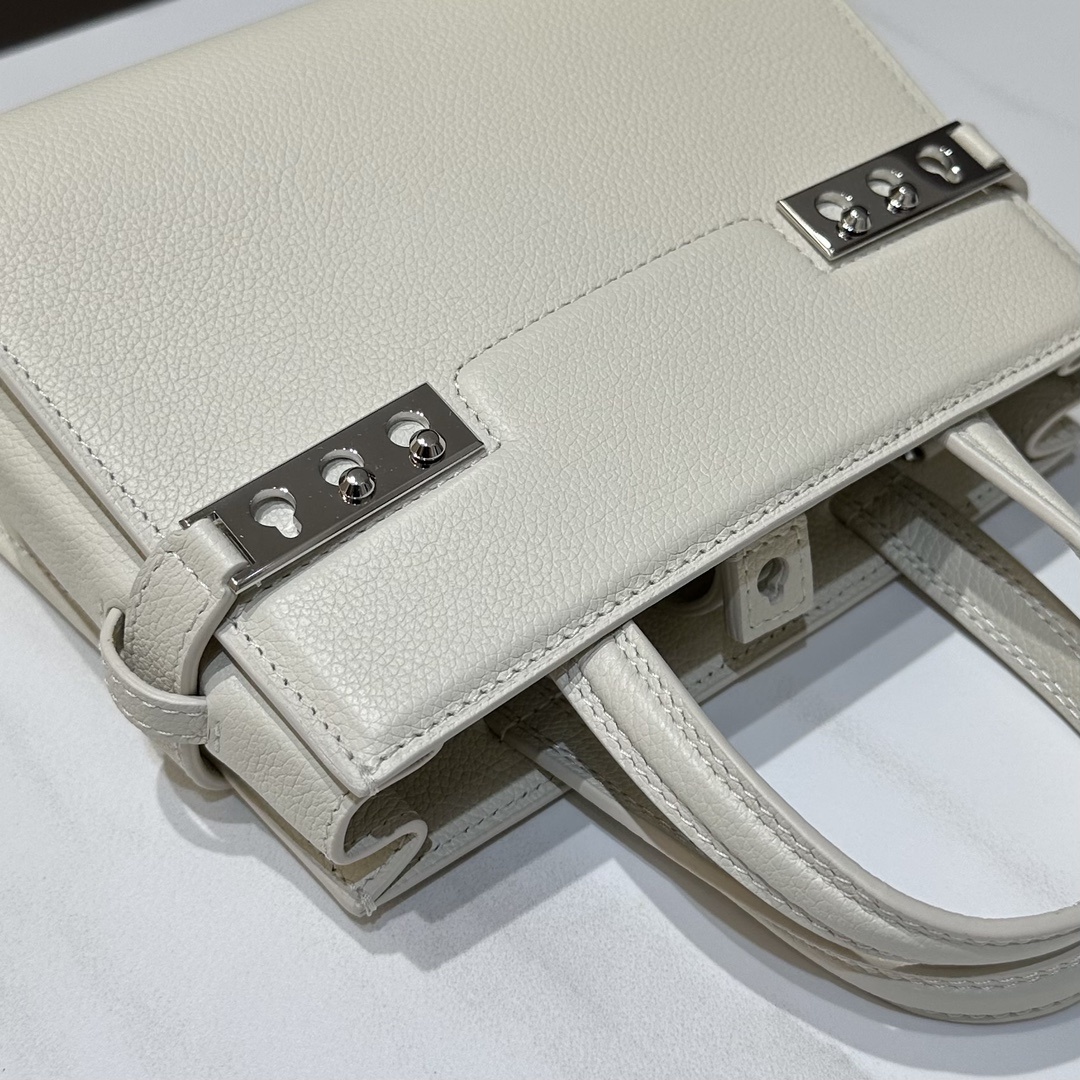 1711861465.2203qzffrwlcmx2 5.jpg