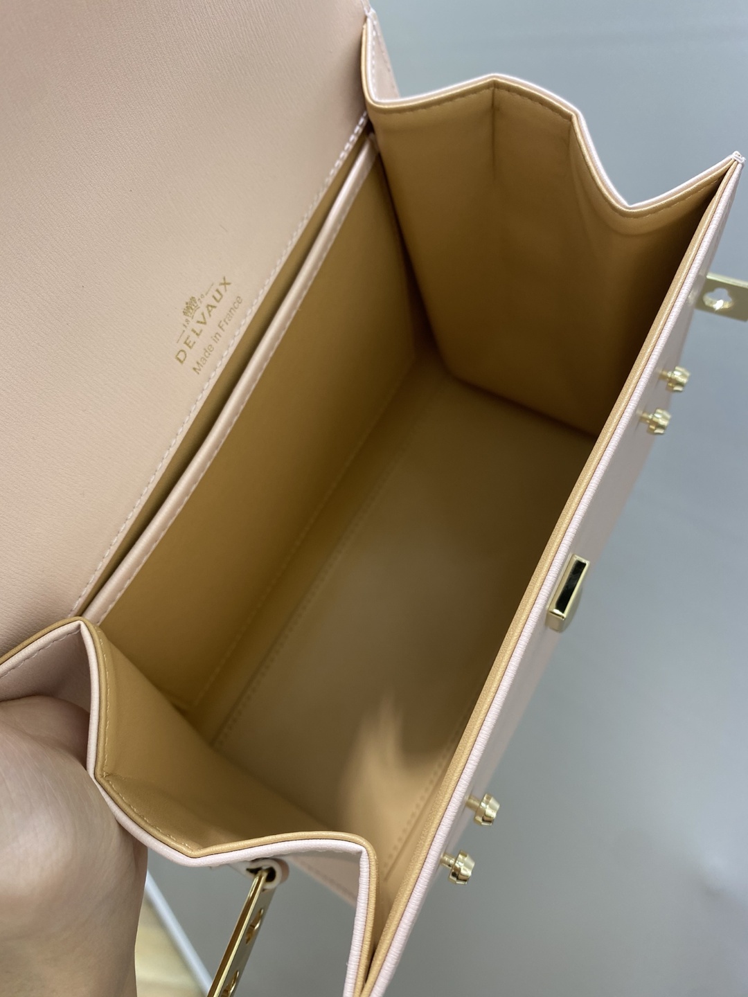 1711864075.634jOBQQhBnvK3 6.jpg