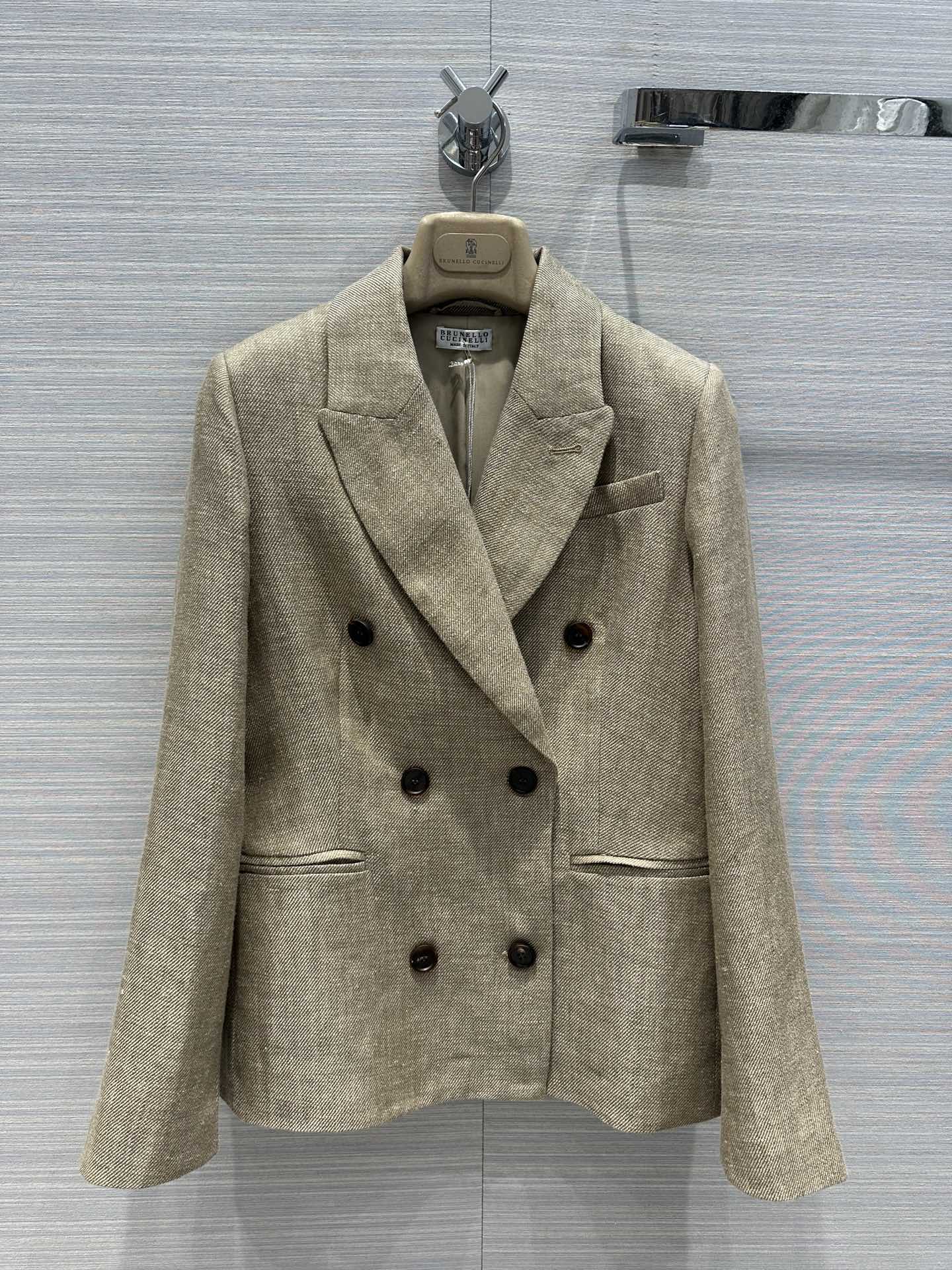 1713009638.9566vdZrAXDYvv1 1.jpg