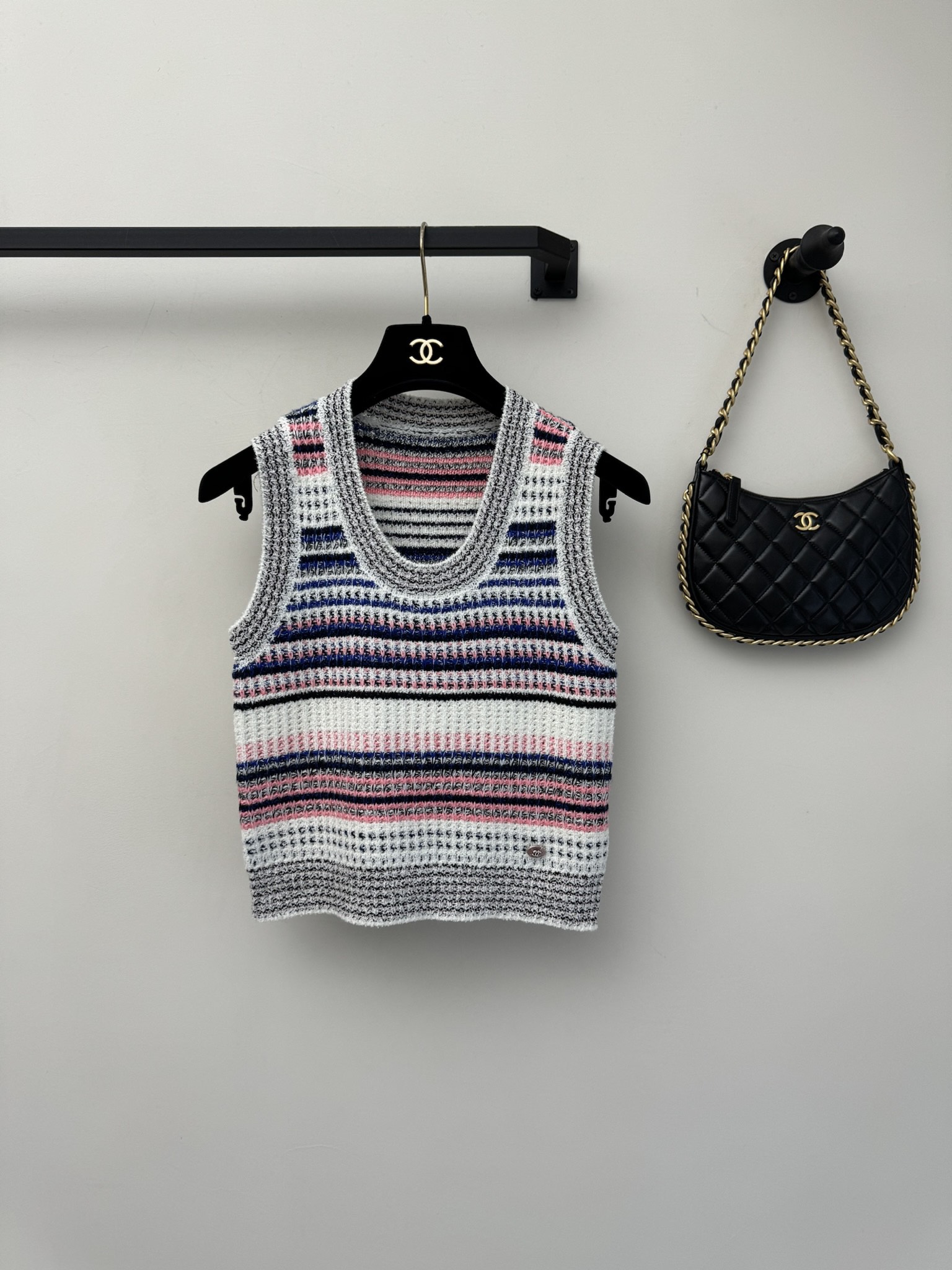 1713012527.8059jXyeIXNypS5 7.jpg