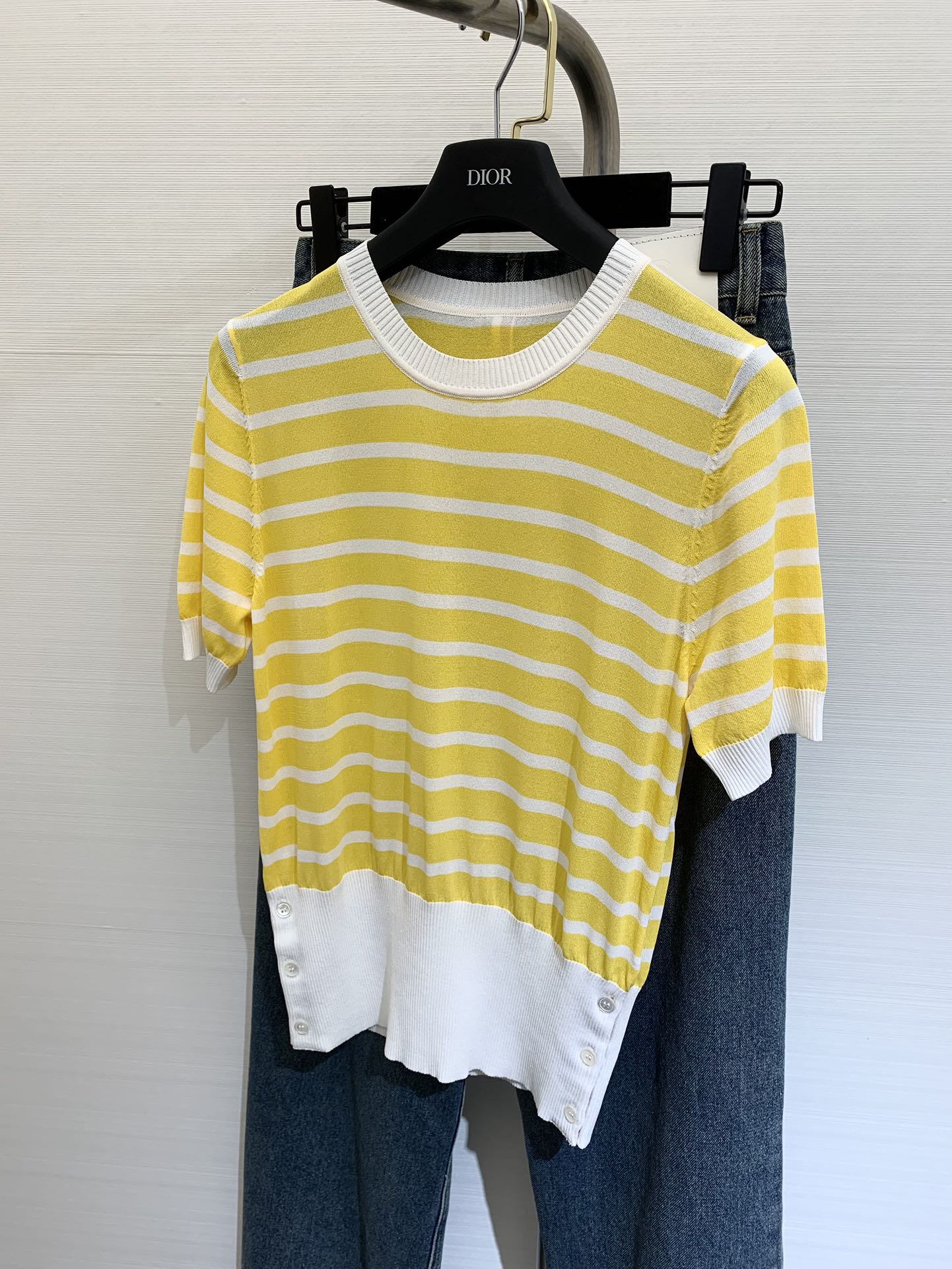 1716373882.6802bmLKQcMEjm12 250 2.jpg