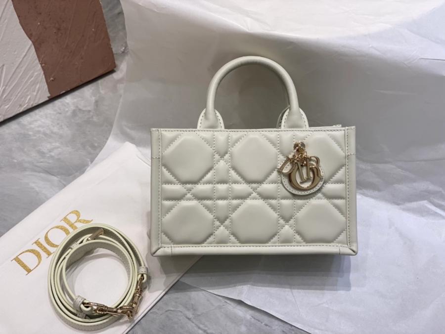 1717065098.7393GixTEcaXMe1 2.jpg