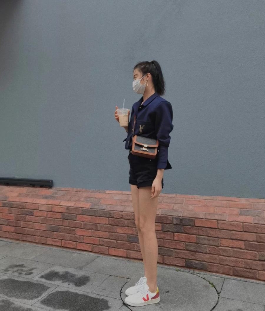 1718006077.1003xPvnAdlsIQ1 4.jpg