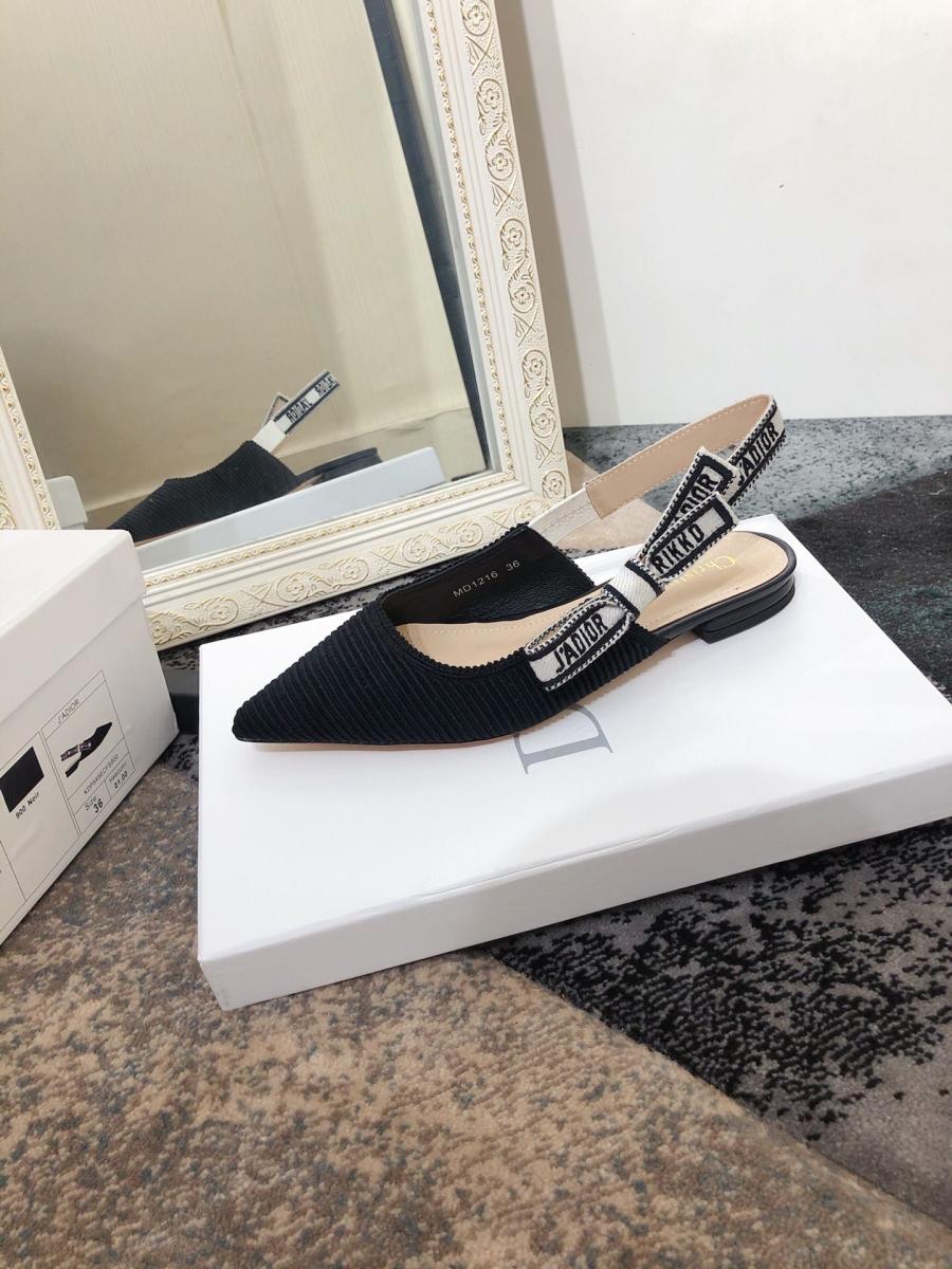 1727423659.4209fGbbKsEARG5 2.jpg